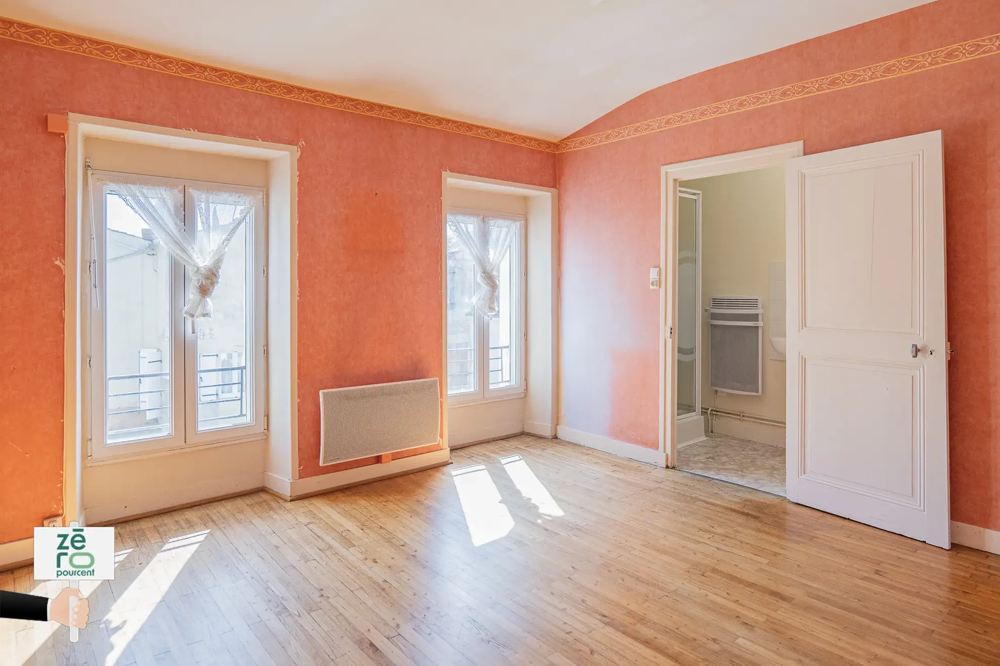 Maison de ville à vendre à Luçon - 2 chambres, parking, proche du littoral 