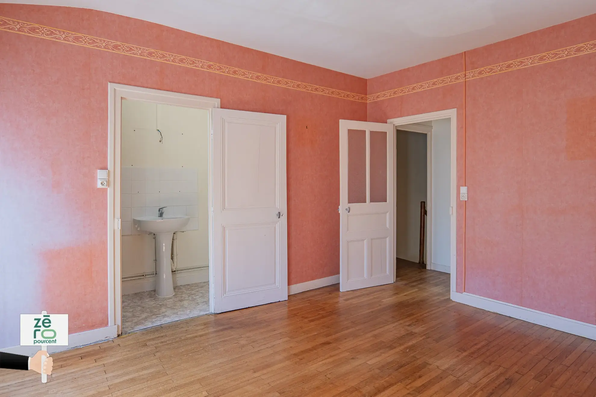 Maison de ville à vendre à Luçon - 2 chambres, parking, proche du littoral 