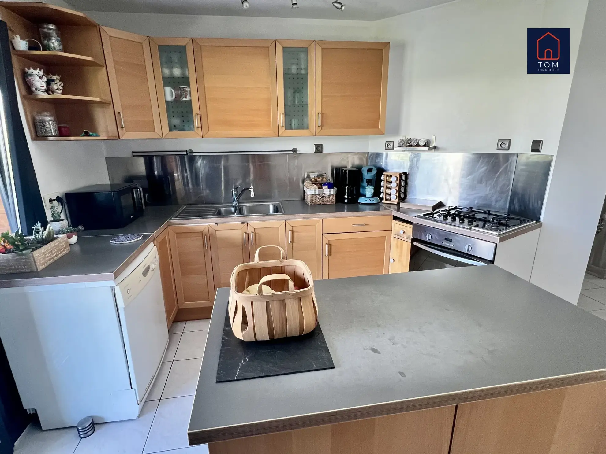 Maison ancienne rénovée avec 3 chambres, jardin et sous-sol à Lezennes 