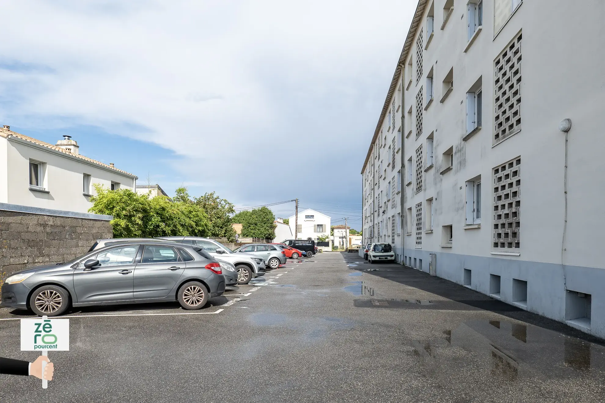 Appartement T3 au rez-de-chaussée avec parking et cave à Saint Sébastien 