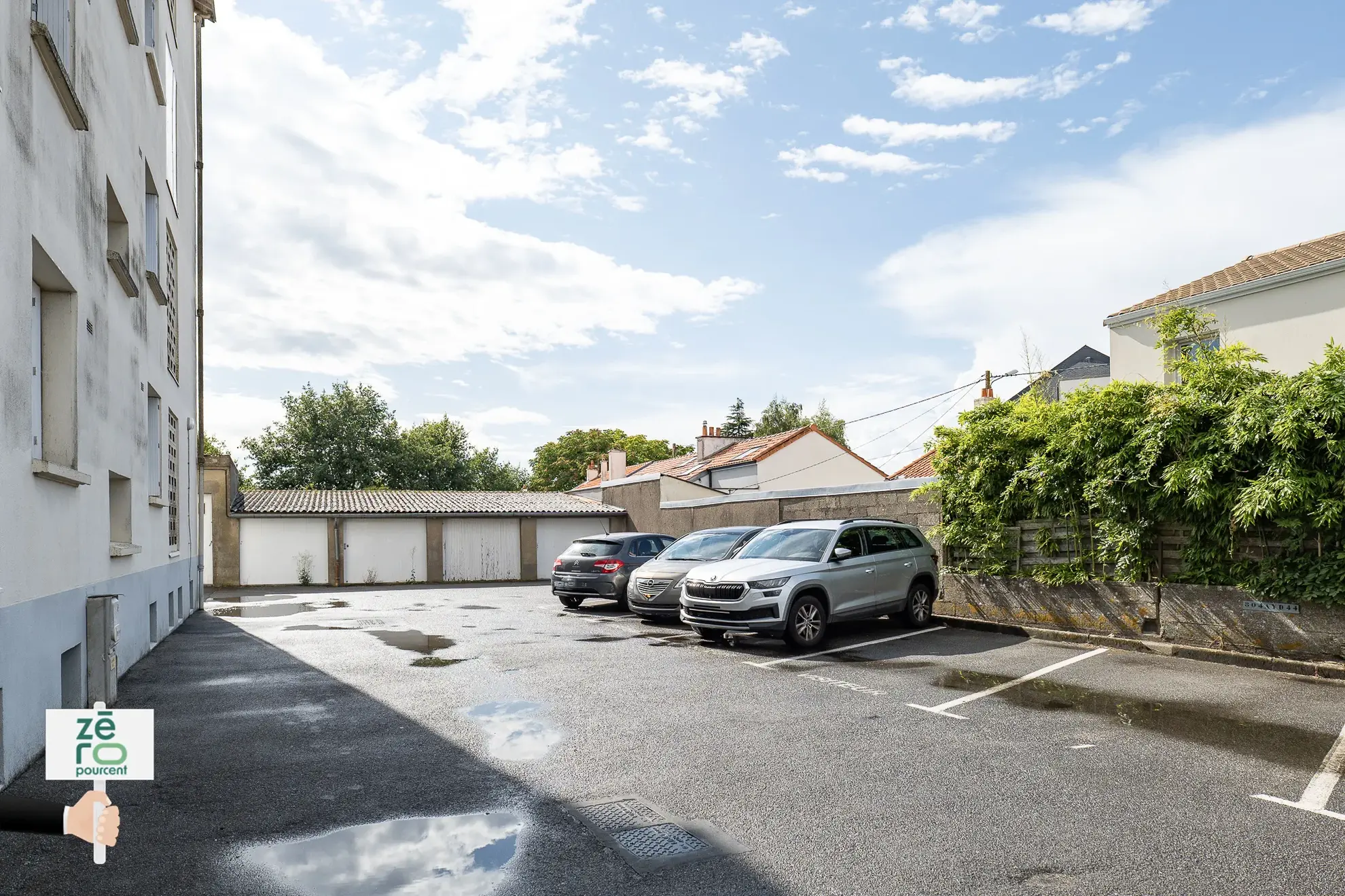 Appartement T3 au rez-de-chaussée avec parking et cave à Saint Sébastien 