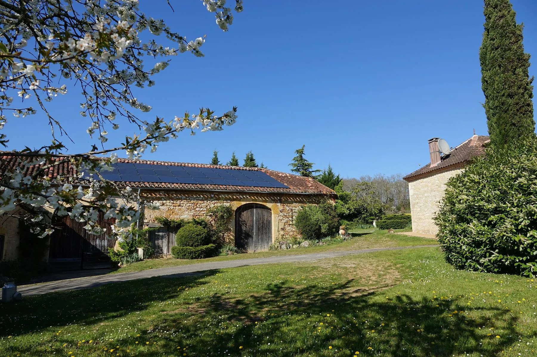 Belle maison de maître avec grange sur 5 hectares en Quercy à Soturac 