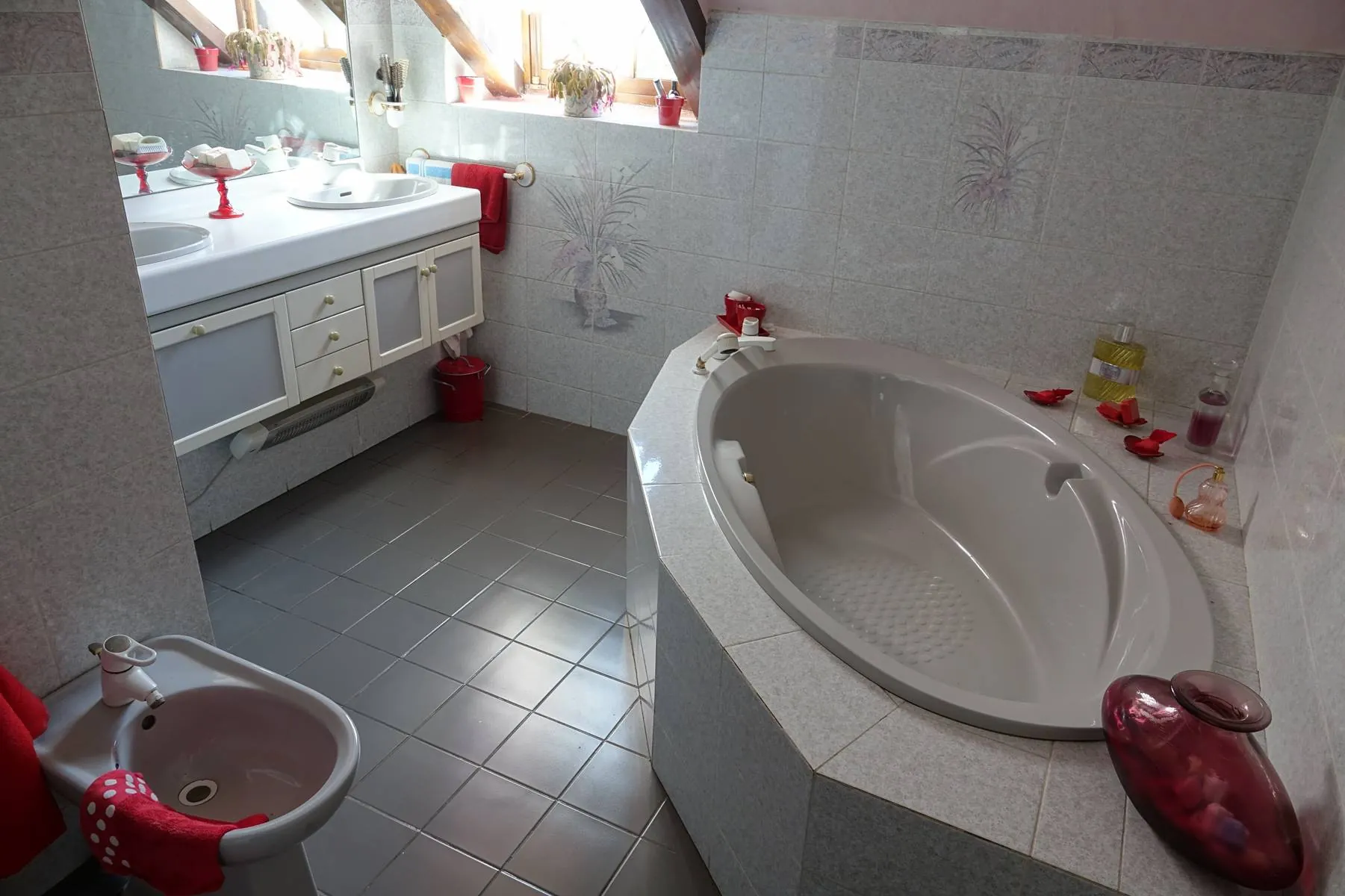 Belle maison de maître avec grange sur 5 hectares en Quercy à Soturac 