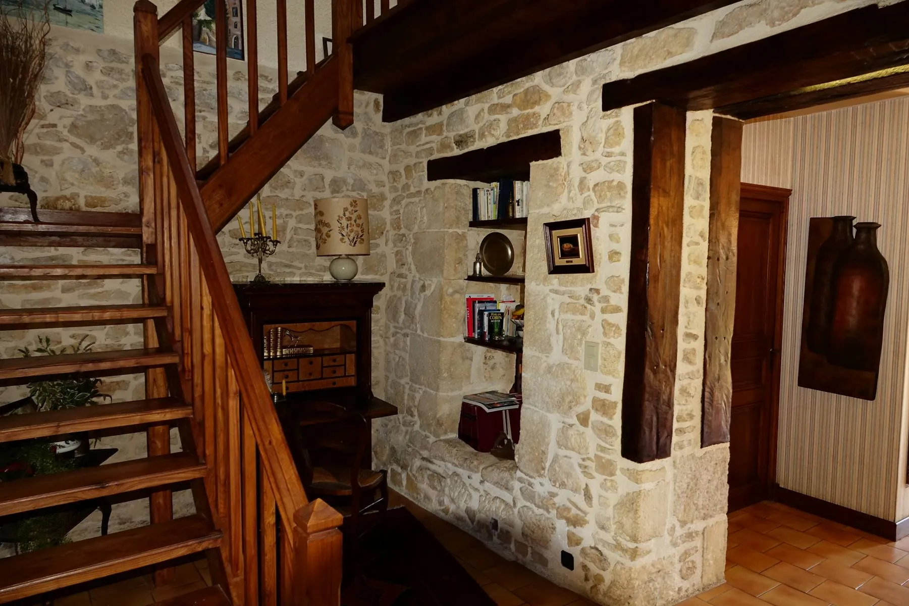 Belle maison de maître avec grange sur 5 hectares en Quercy à Soturac 