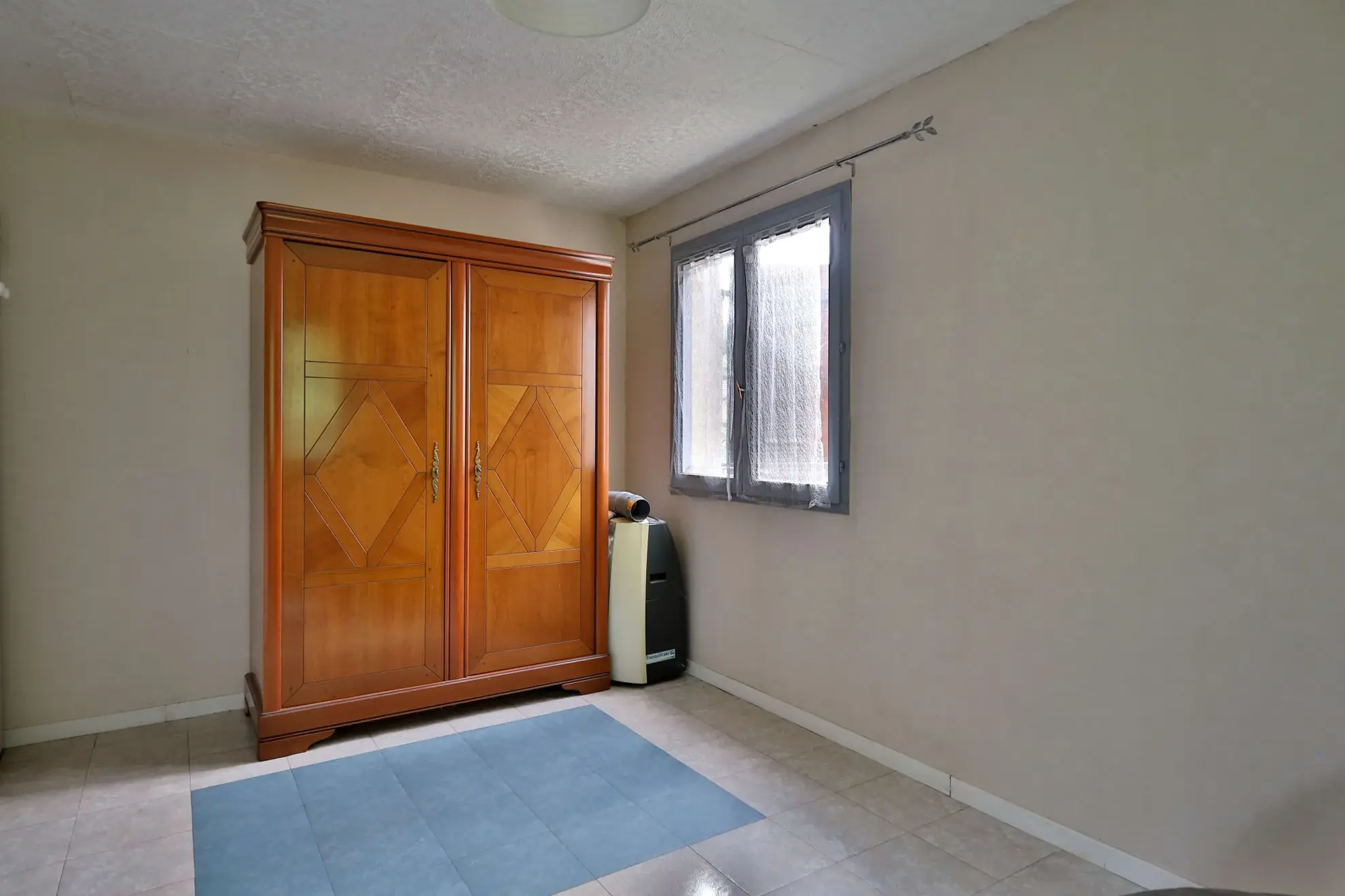 Maison à rénover de 106 m² avec dépendances à Septème - Opportunité immobilière 