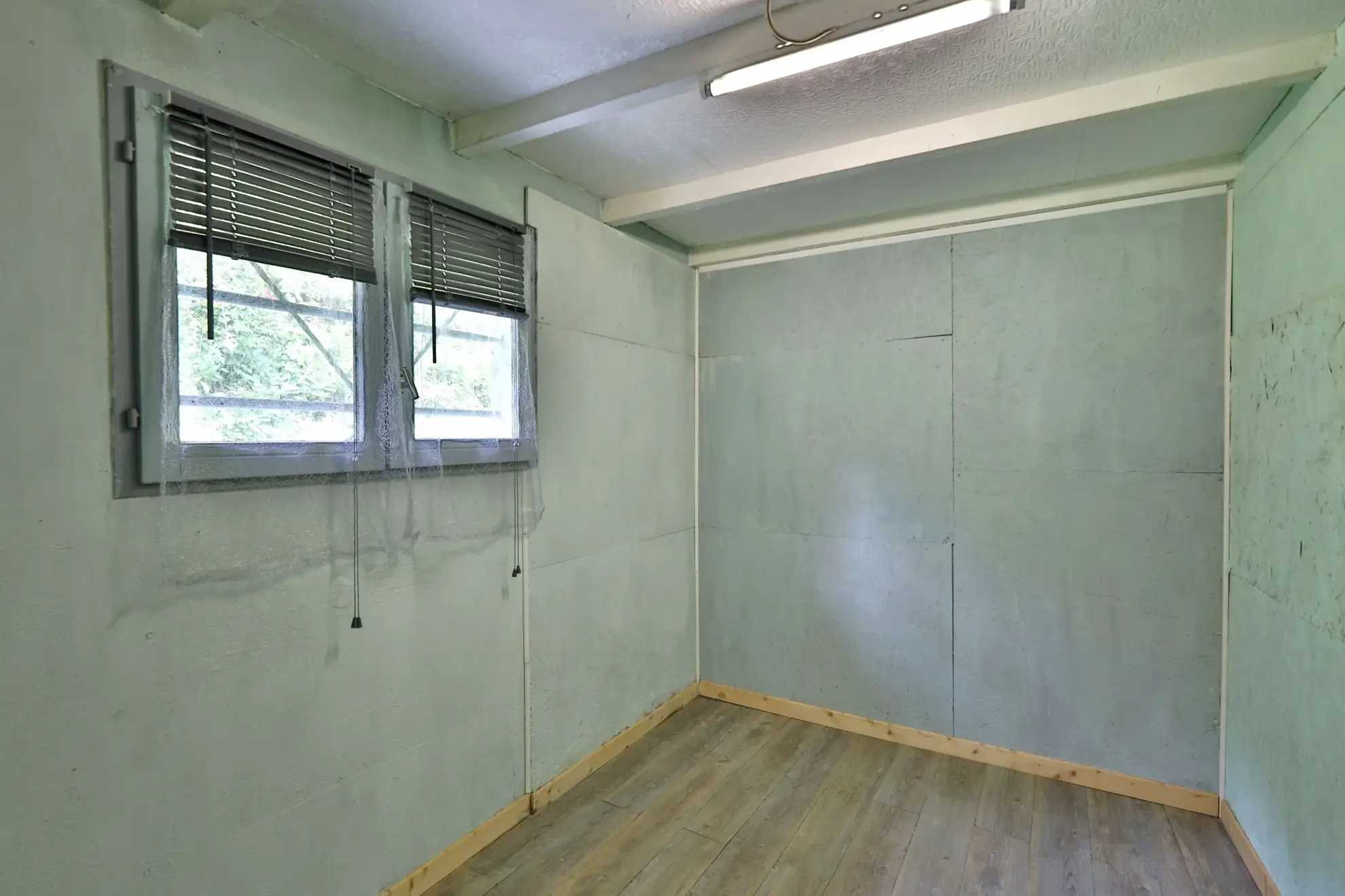 Maison à rénover de 106 m² avec dépendances à Septème - Opportunité immobilière 