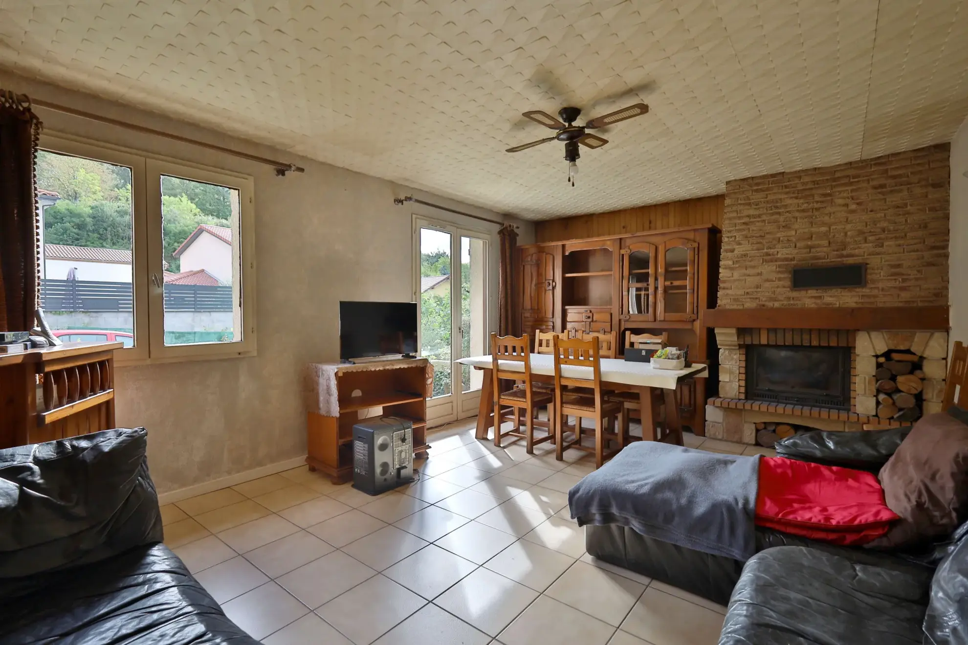 Maison à rénover de 106 m² avec dépendances à Septème - Opportunité immobilière 