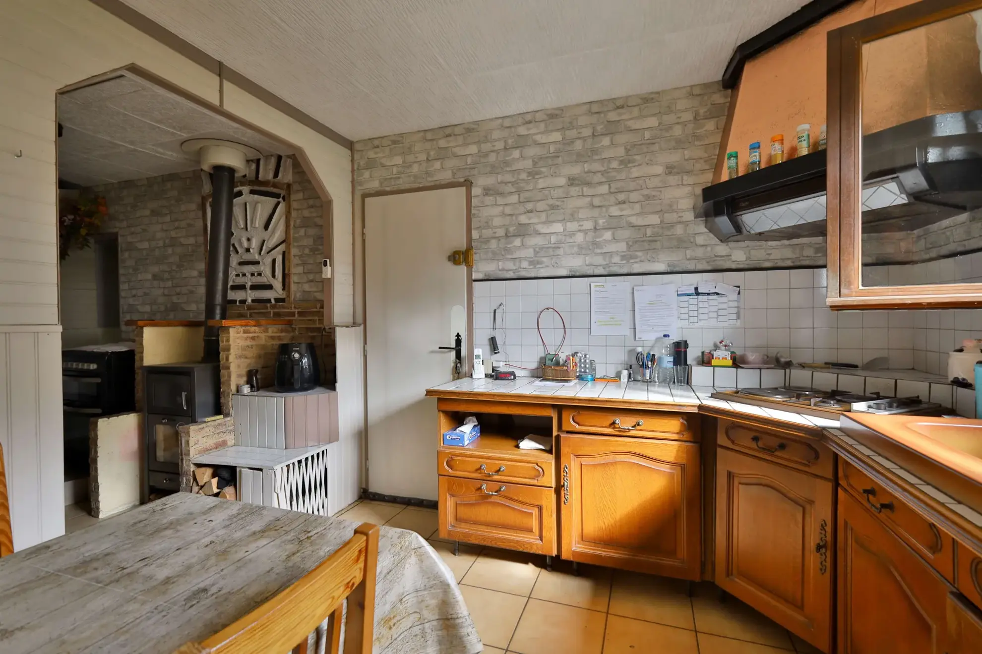 Maison à rénover de 106 m² avec dépendances à Septème - Opportunité immobilière 