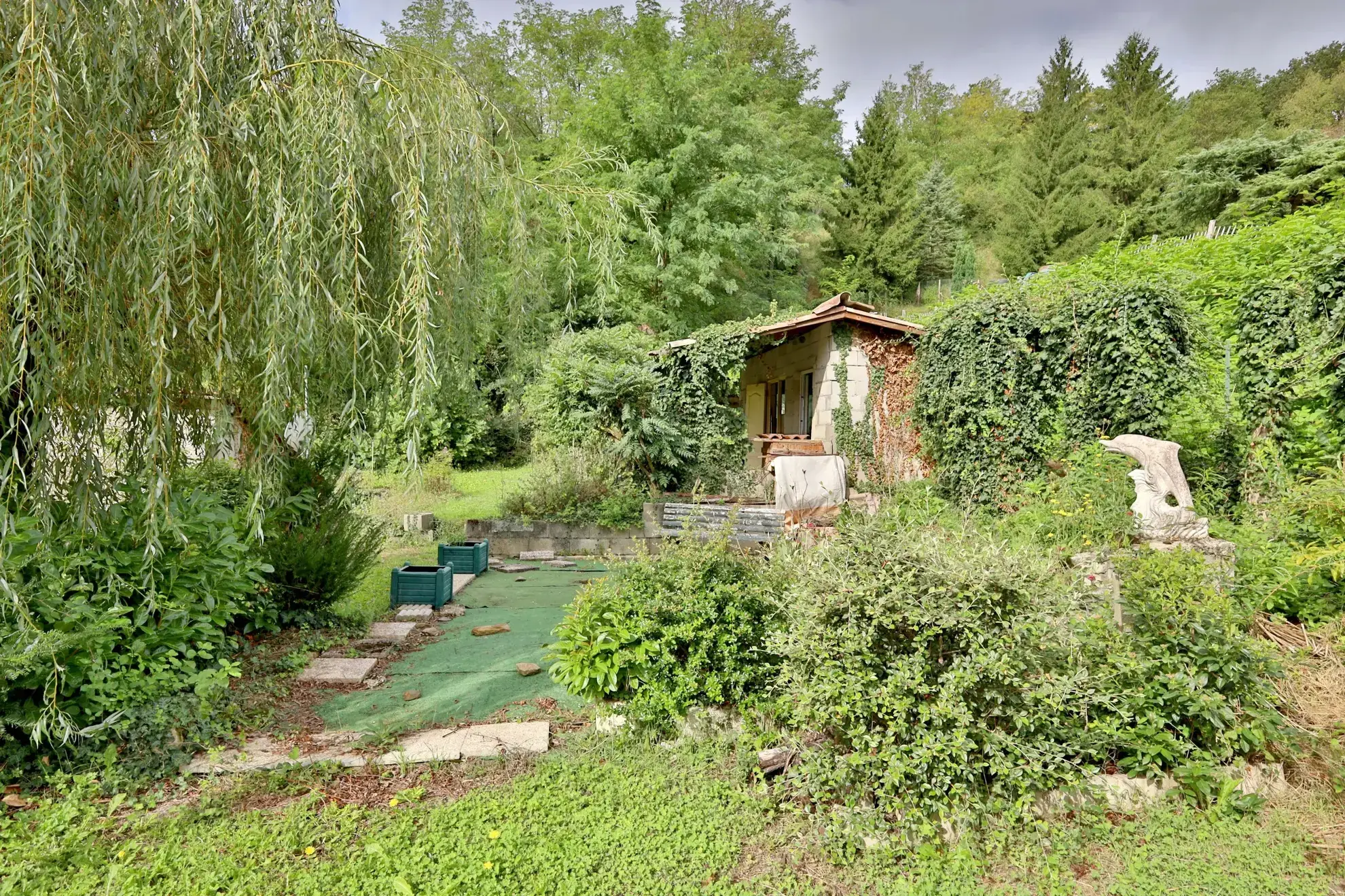 Maison à rénover de 106 m² avec dépendances à Septème - Opportunité immobilière 