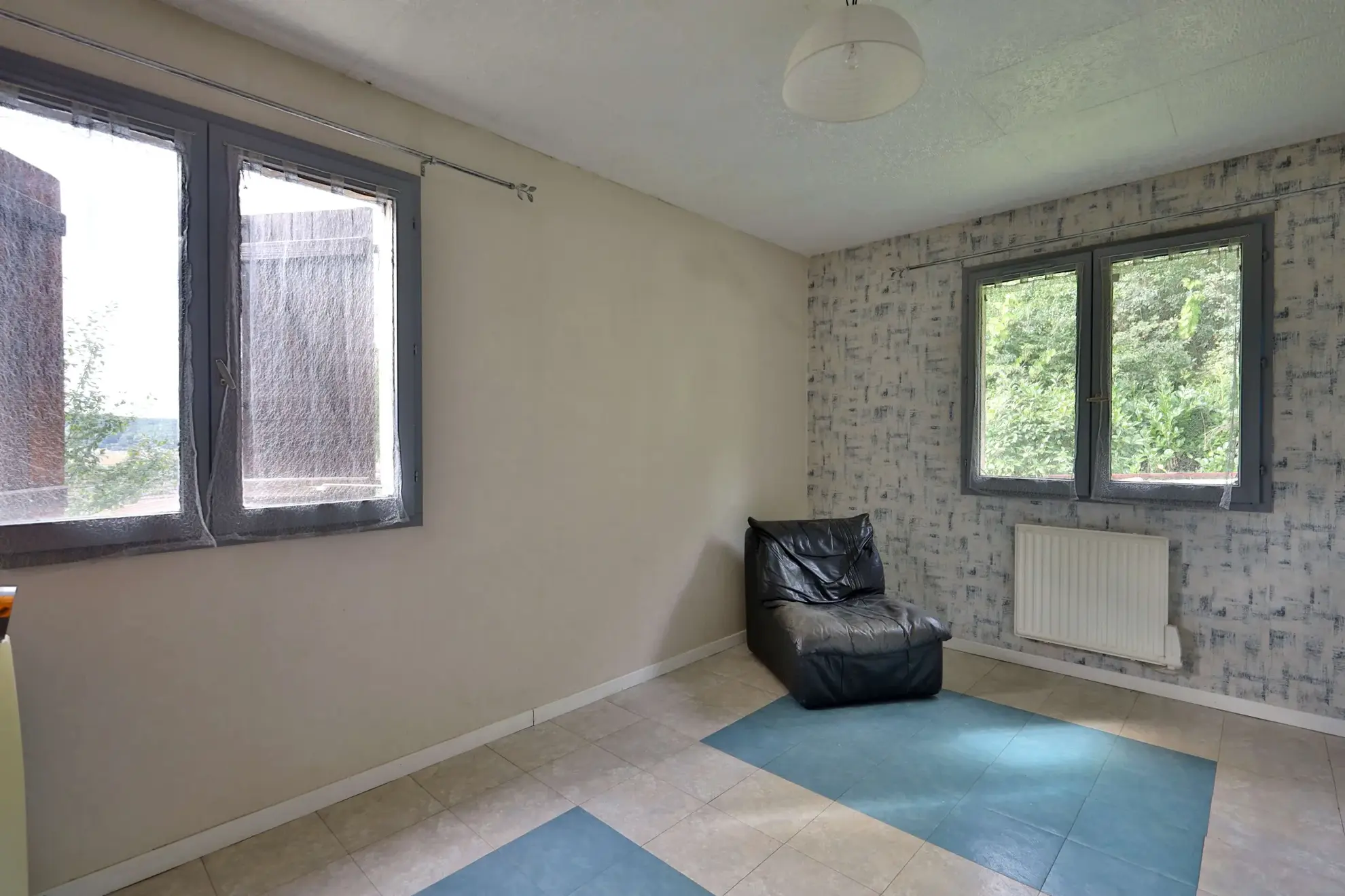 Maison à rénover de 106 m² avec dépendances à Septème - Opportunité immobilière 