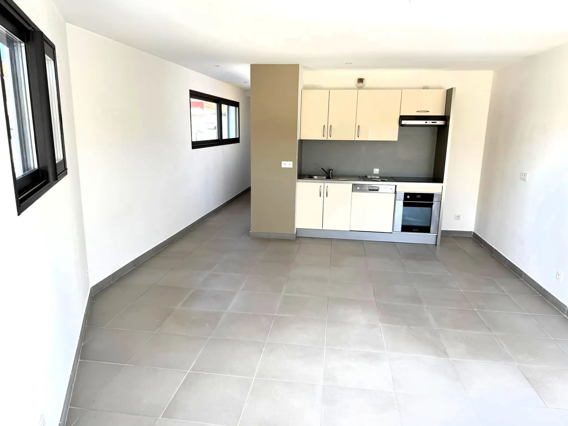 Appartement 3 pièces avec terrasse et parking privé à Perpignan sud