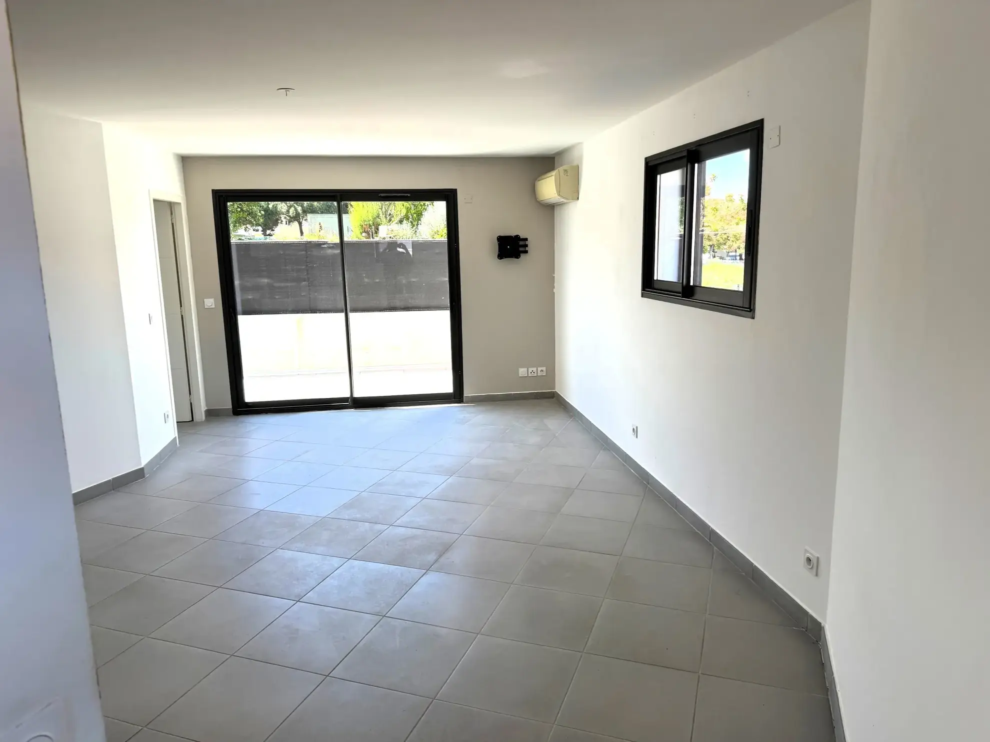Appartement 3 pièces avec terrasse et parking privé à Perpignan sud 