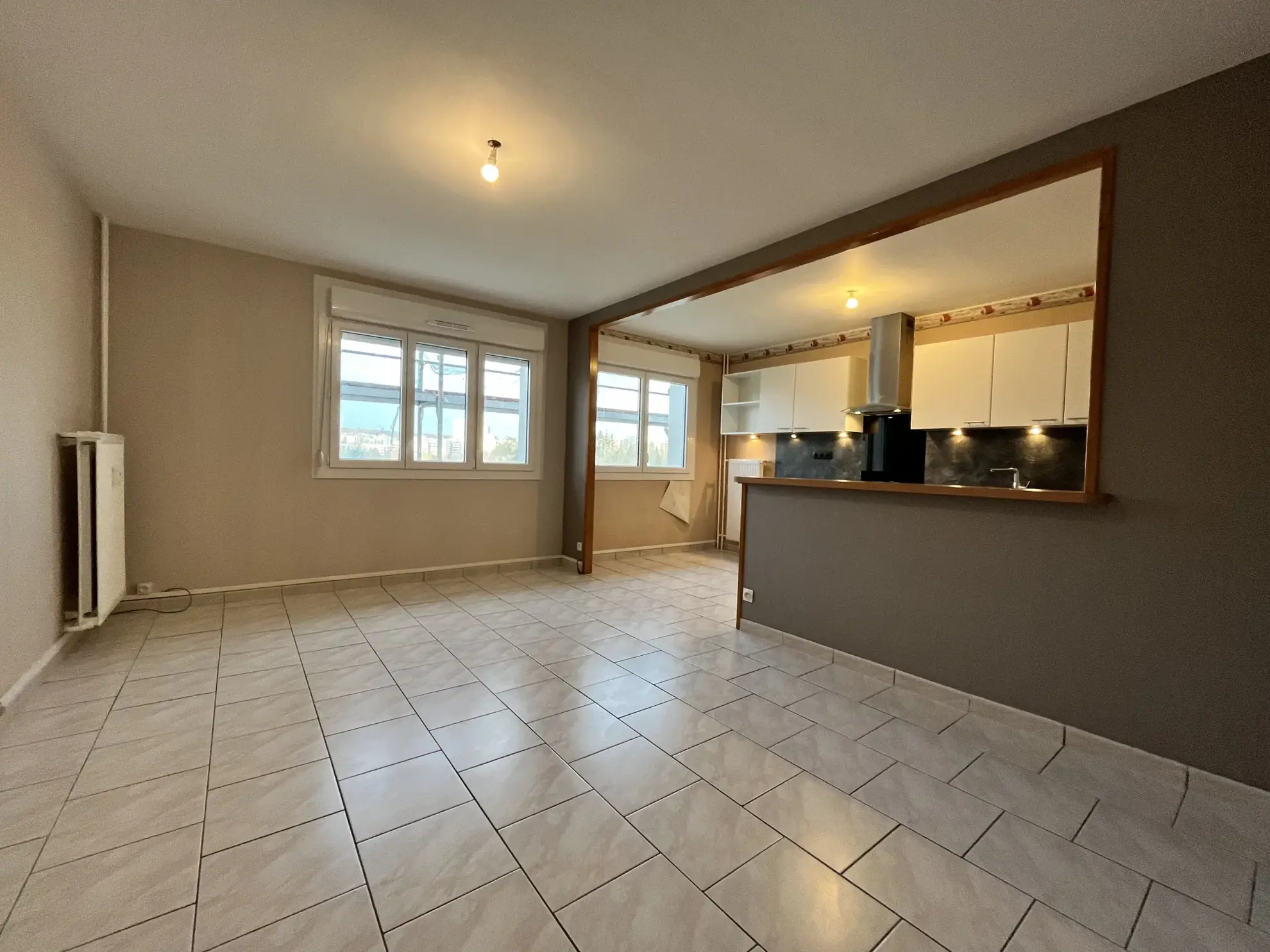 Appartements F3 rénové à Vandoeuvre-lès-Nancy dans résidence calme avec parking