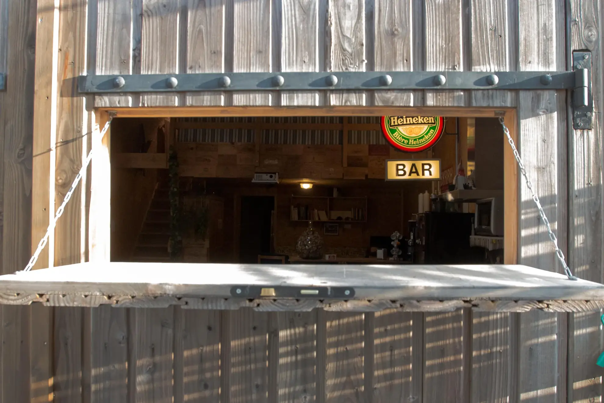 Maison atypique avec piscine et potentiel d'agrandissement en Dordogne proche Saint Astier 