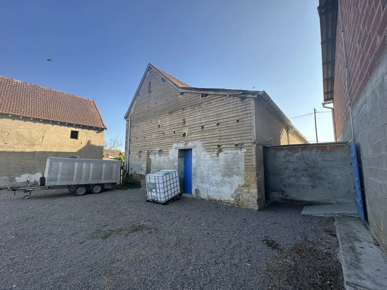 Authentique ferme ancienne avec dépendances, 180 m² habitables, terrain 1,3 ha à Artaix 