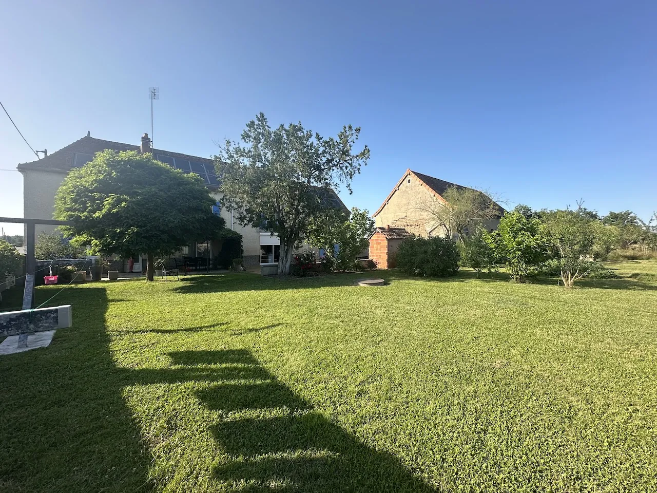 Authentique ferme ancienne avec dépendances, 180 m² habitables, terrain 1,3 ha à Artaix