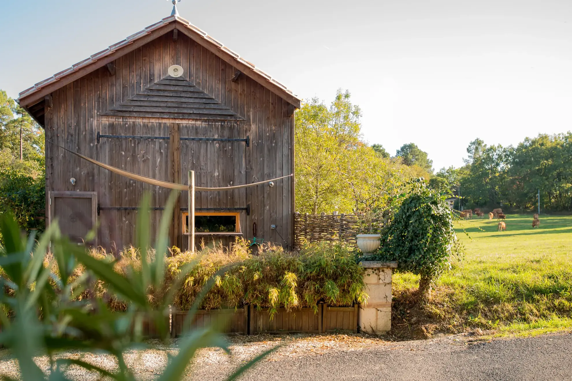 Maison atypique avec piscine et potentiel d'agrandissement en Dordogne proche Saint Astier 