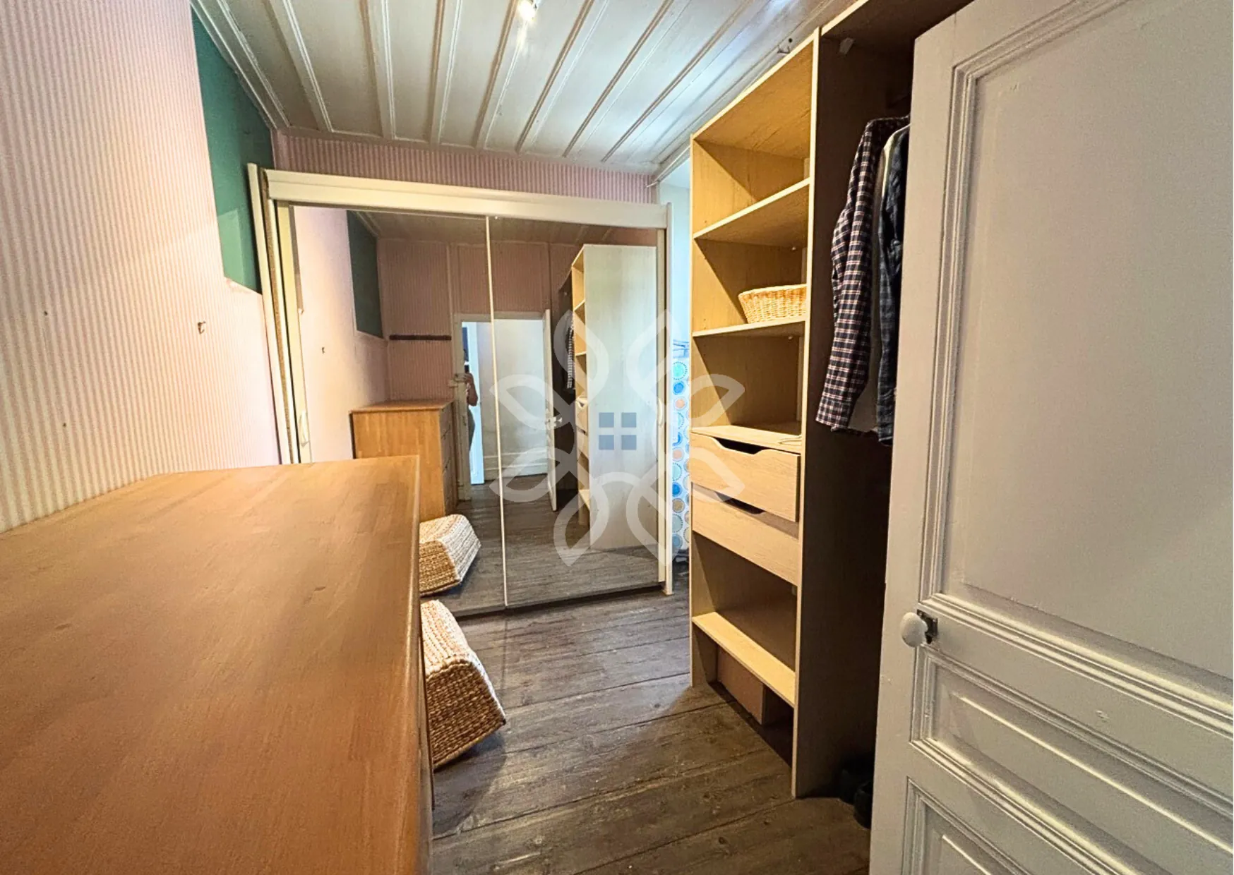 Magnifique maison de village de 168 m2 avec annexes à Auzon, idéale pour famille ou résidence secondaire 