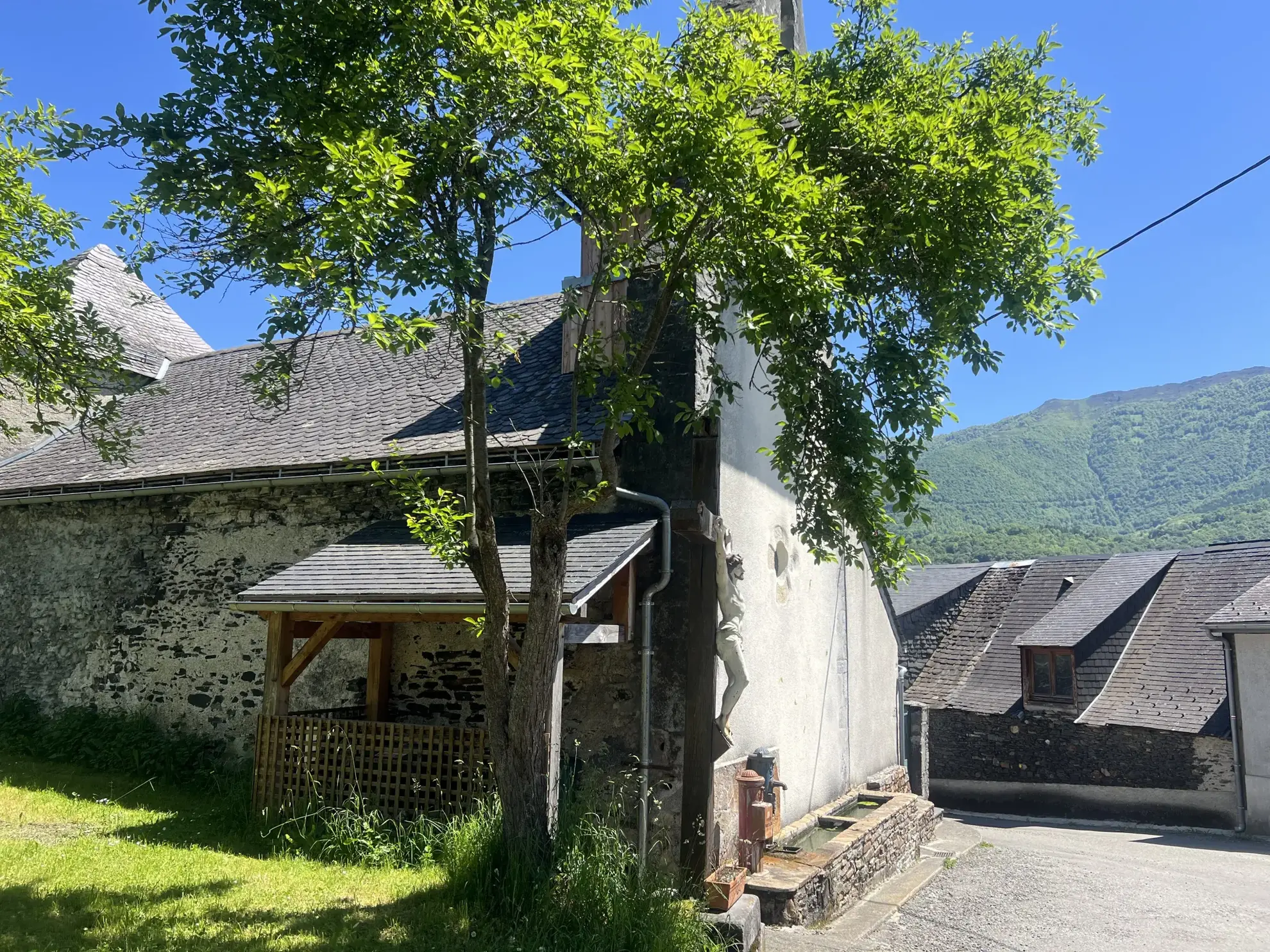 Charmante maison de village avec vue montagne à Saint-Jean-du-Castillonnais 