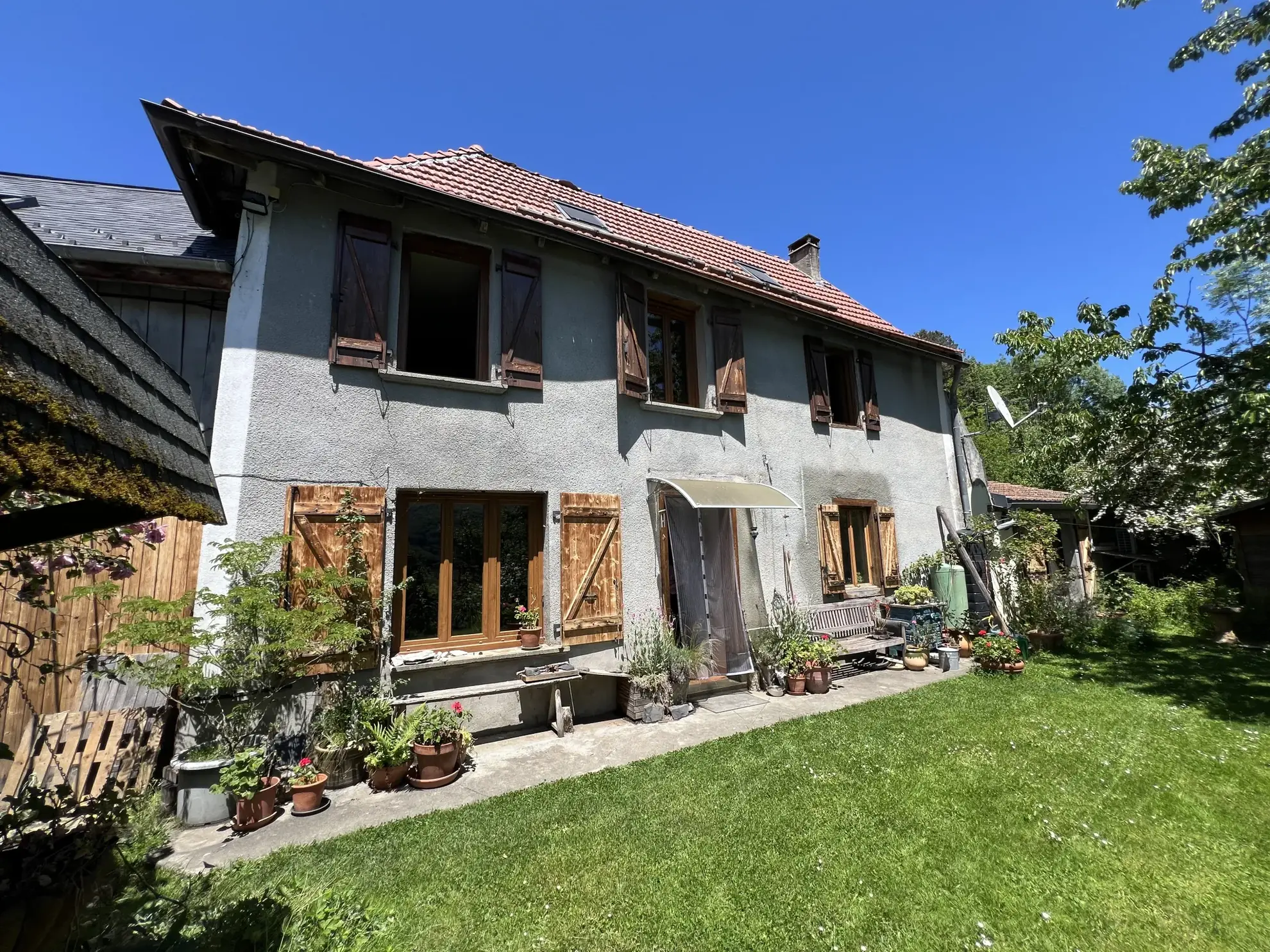Charmante maison de village avec vue montagne à Saint-Jean-du-Castillonnais 