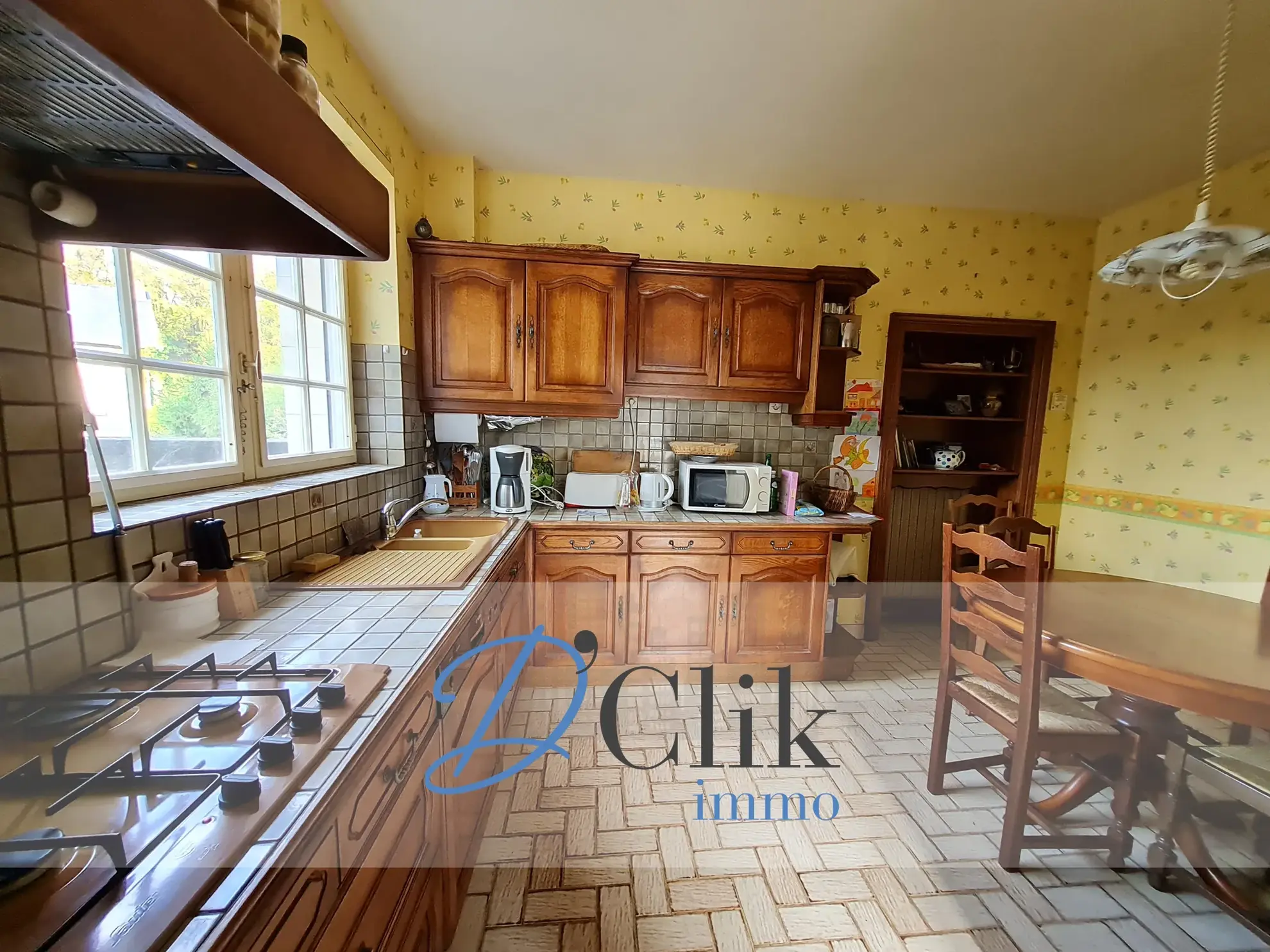 Maison de ville authentique en centre-ville de Change avec 5 chambres 