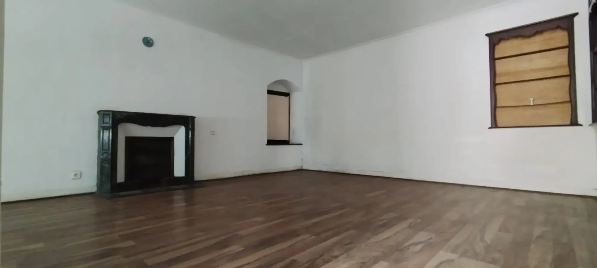 Ensemble immobilier avec deux maisons, annexes et potentiel multi-activités à Neuilly l'Eveque 