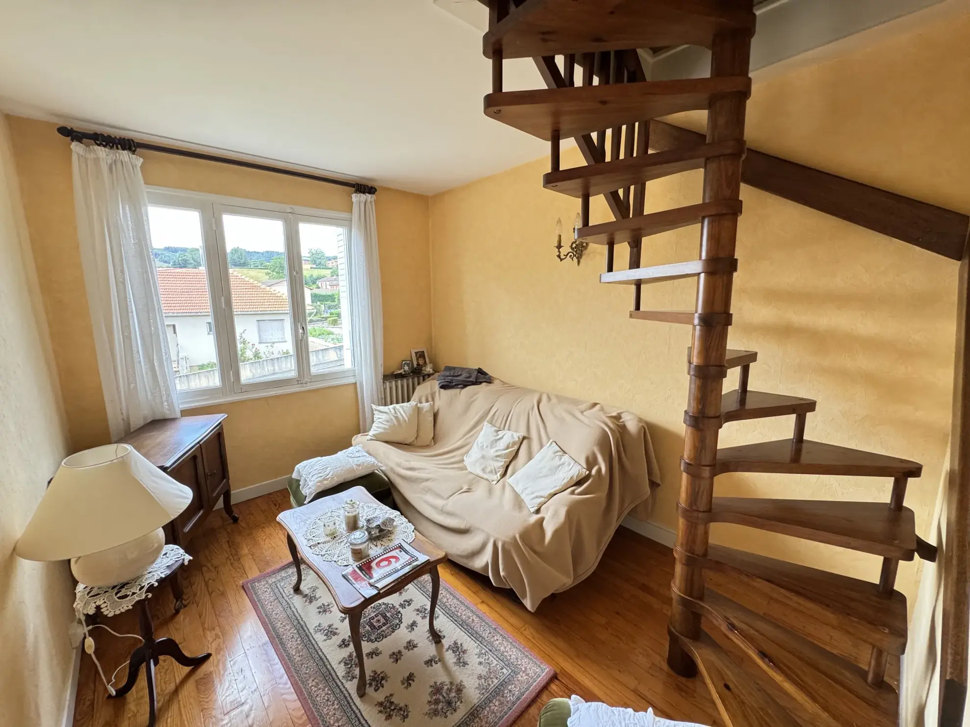 Maison à vendre à Bourg de Thizy avec terrain de 800 m² - 3 chambres 