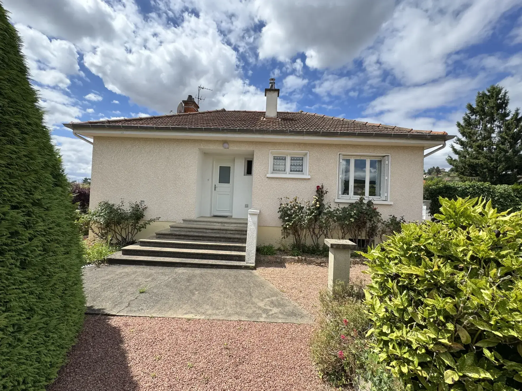 Maison à vendre à Bourg de Thizy avec terrain de 800 m² - 3 chambres 