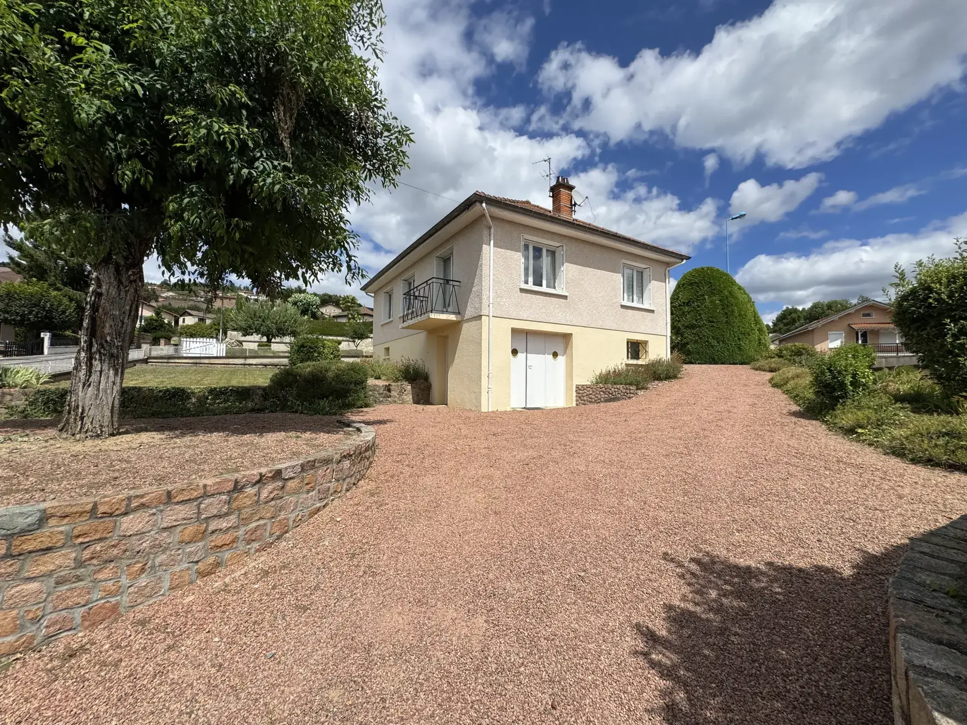 Maison à vendre à Bourg de Thizy avec terrain de 800 m² - 3 chambres