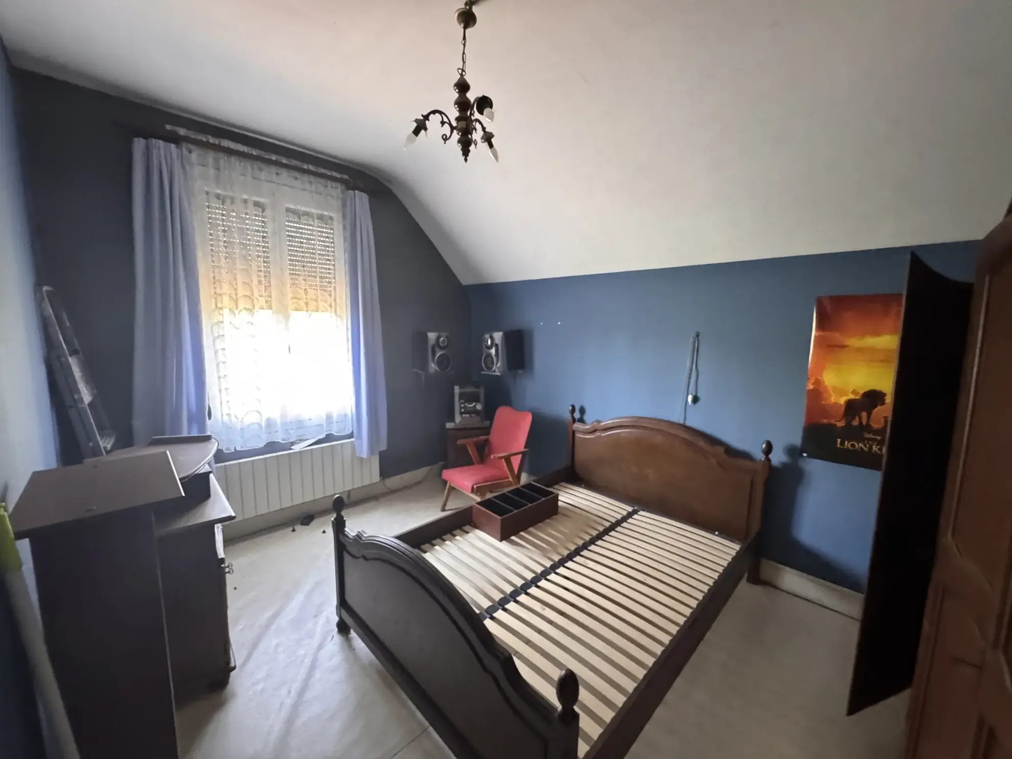 Maison à Valenciennes avec grand potentiel de rénovation et jardin 