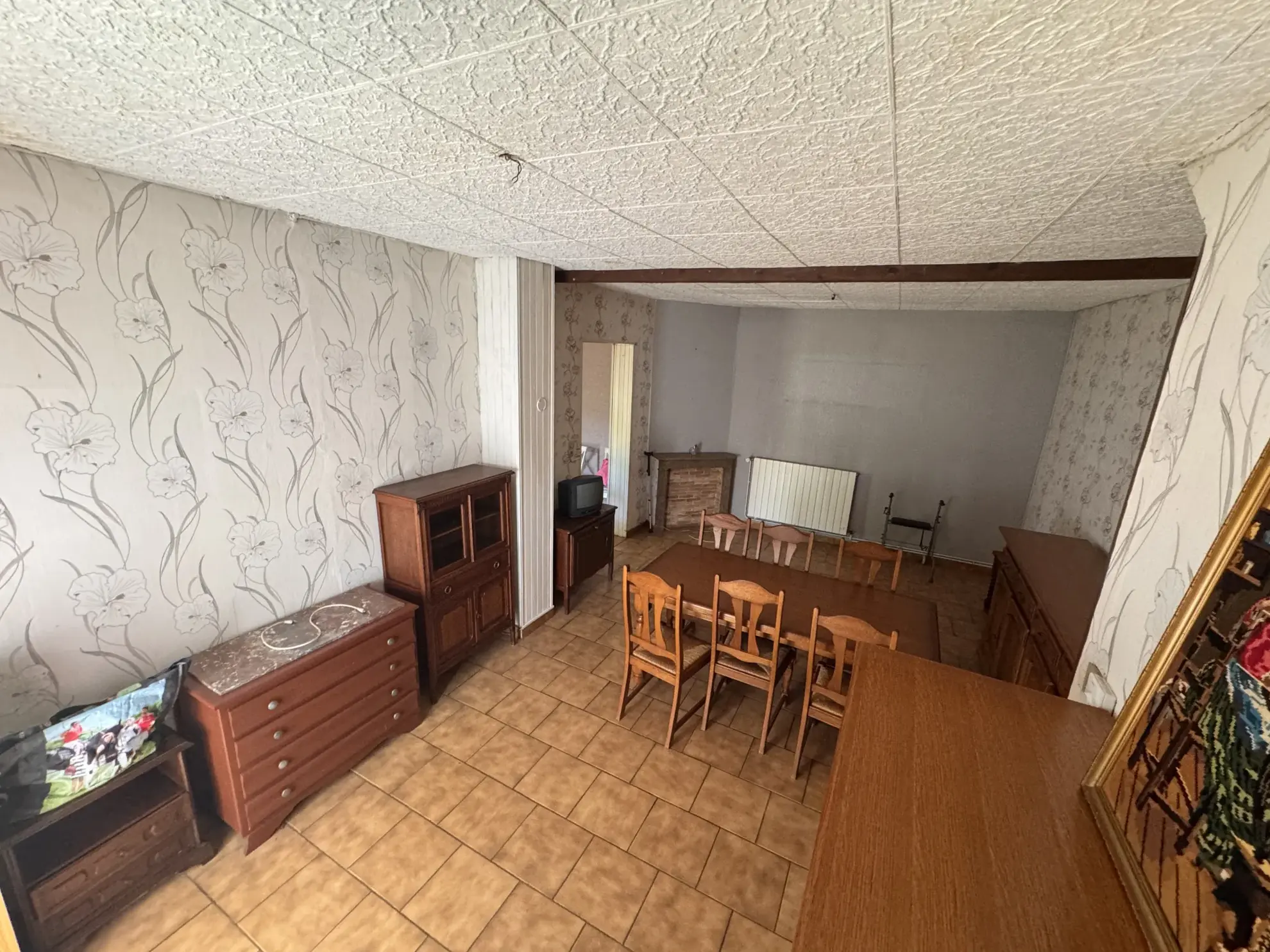 Maison à Valenciennes avec grand potentiel de rénovation et jardin 