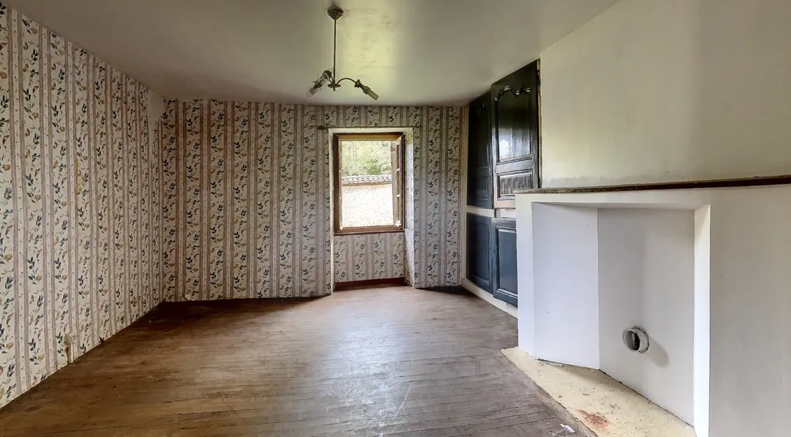 Propriété avec ferme à Saint Paul de Serre - 53 hectares à rénover et exploiter 