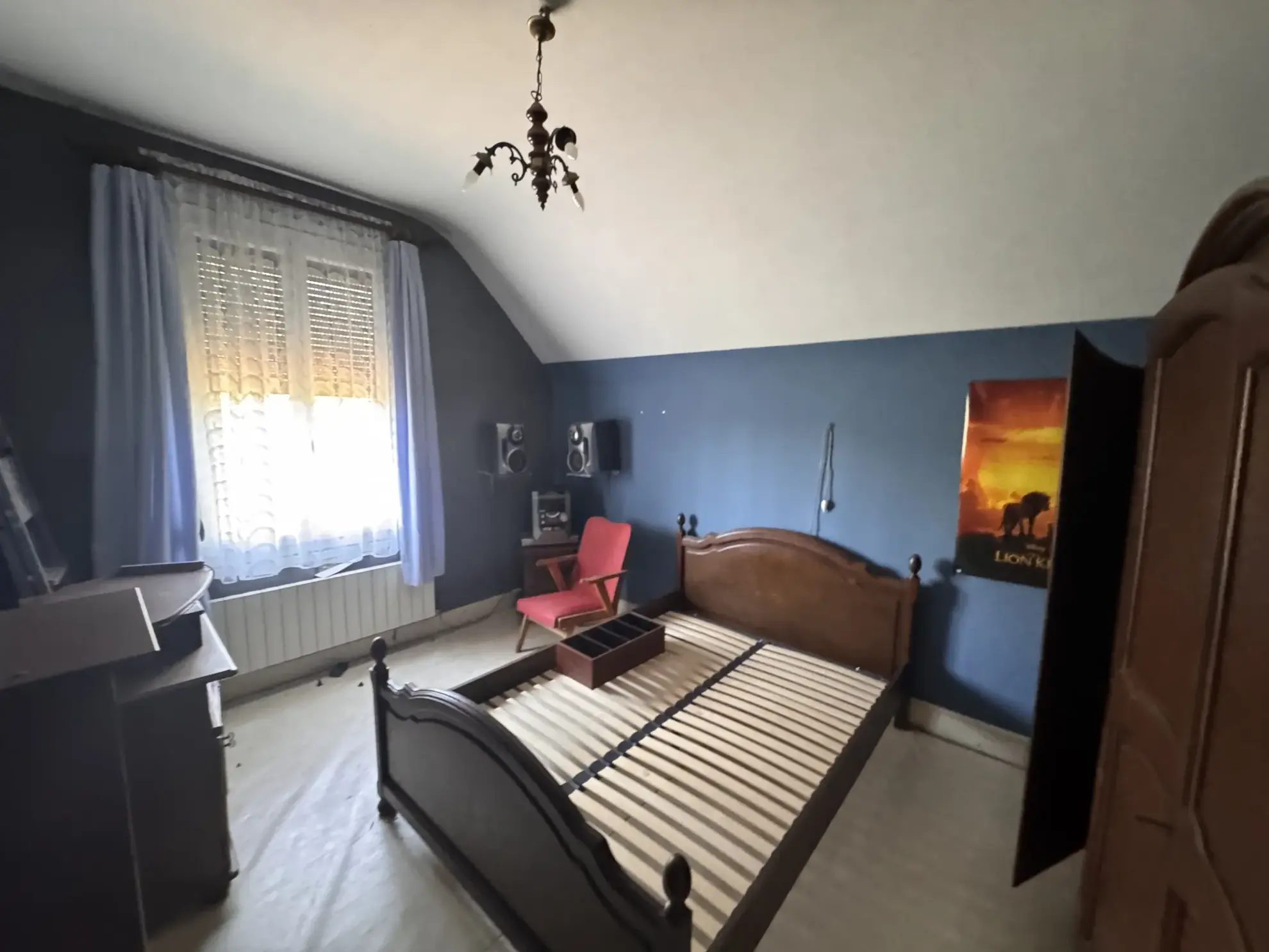 Maison à Valenciennes avec grand potentiel de rénovation et jardin 