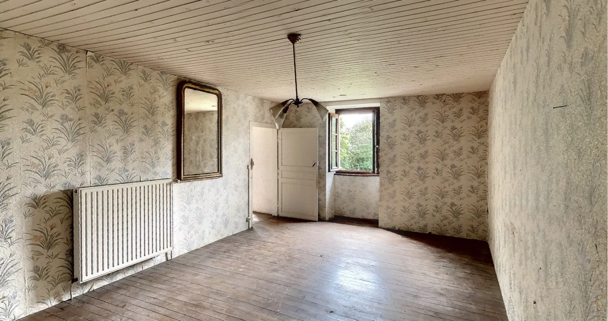 Propriété avec ferme à Saint Paul de Serre - 53 hectares à rénover et exploiter 