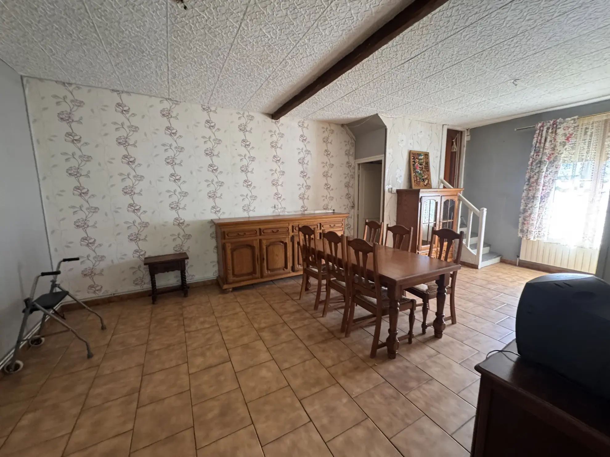 Maison à Valenciennes avec grand potentiel de rénovation et jardin 