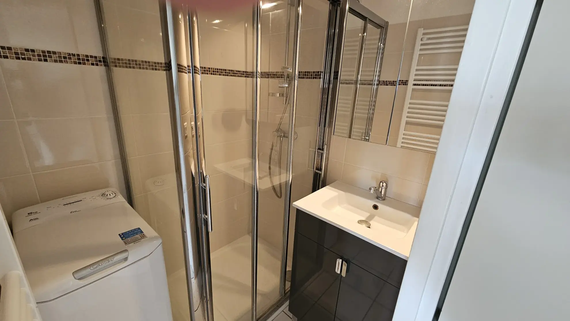 Appartement T1/Bis avec terrasse et vue mer proche plage de Renécros à Bandol 