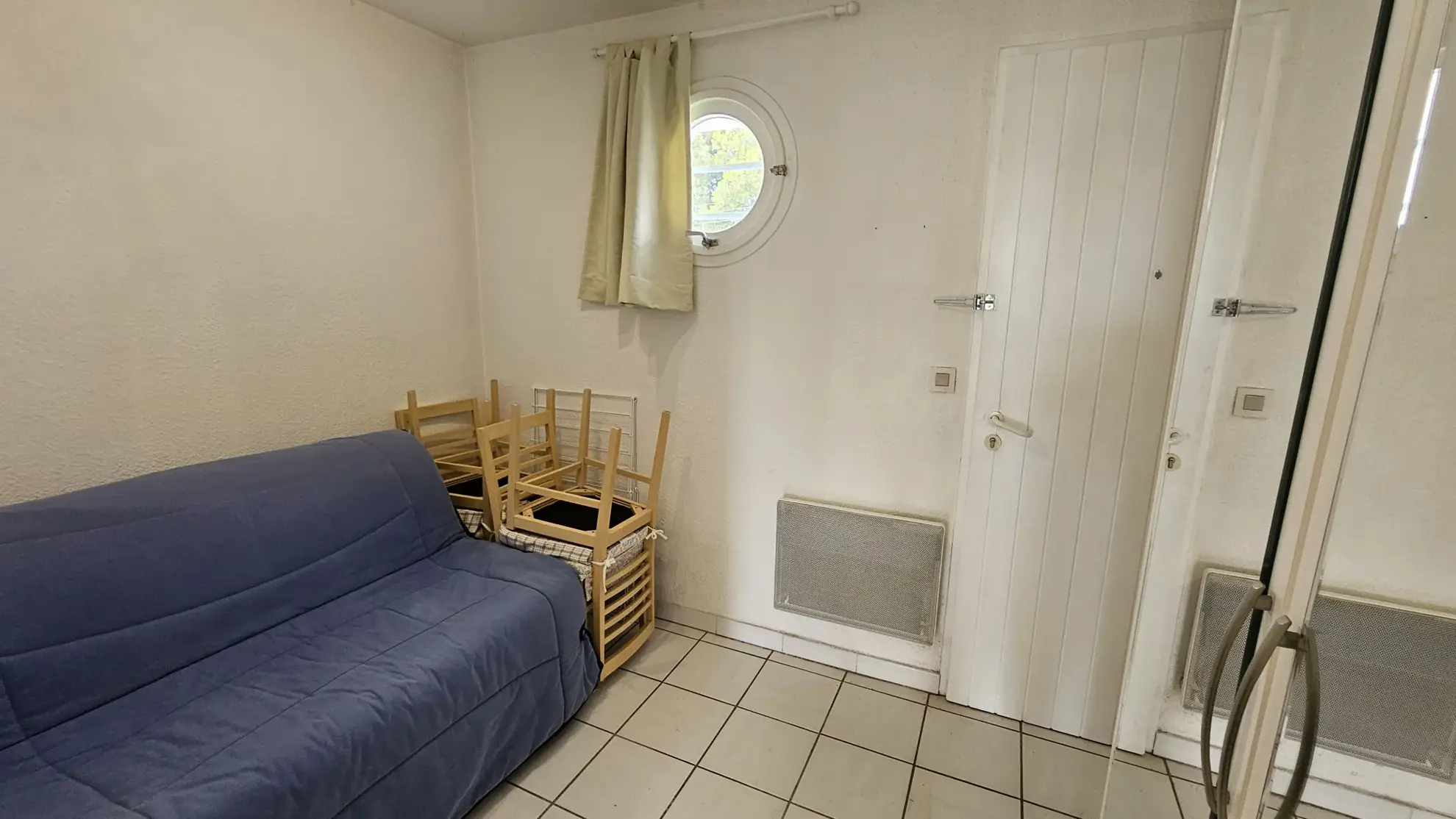 Appartement T1/Bis avec terrasse et vue mer proche plage de Renécros à Bandol 