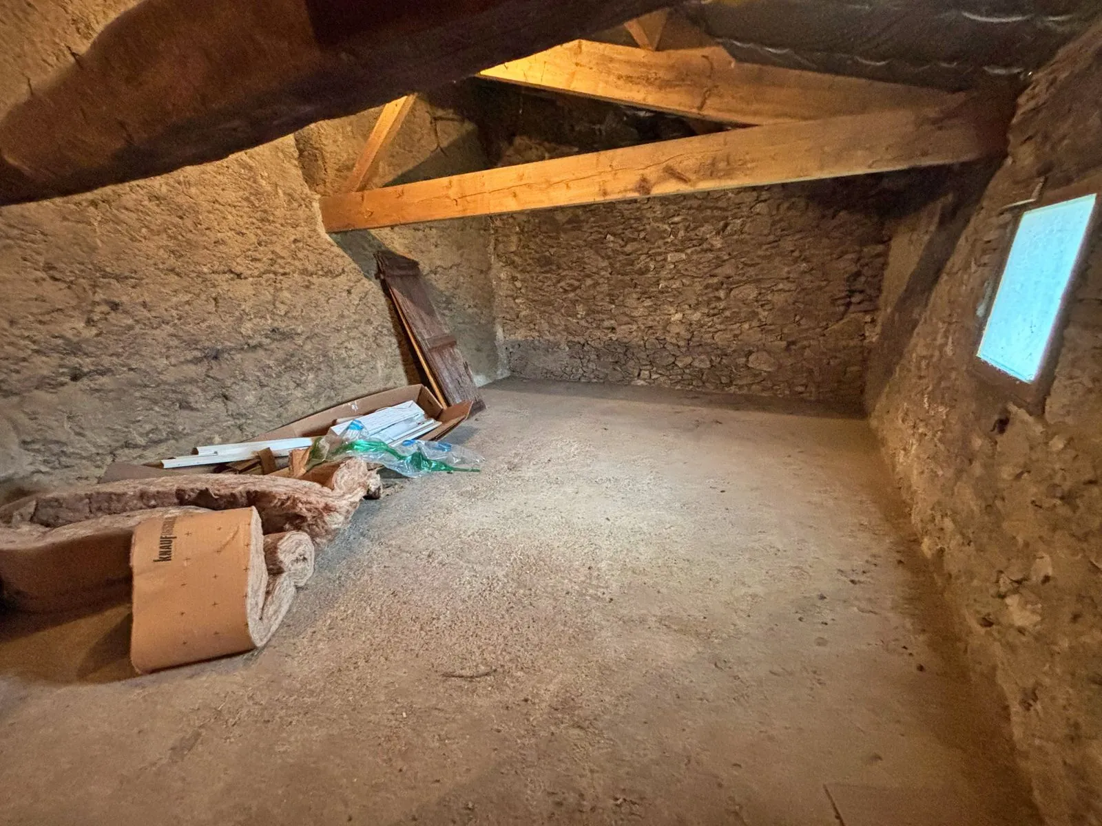 Maison en pierre à rénover à Serignac-sur-Garonne - Grand potentiel et jardin 