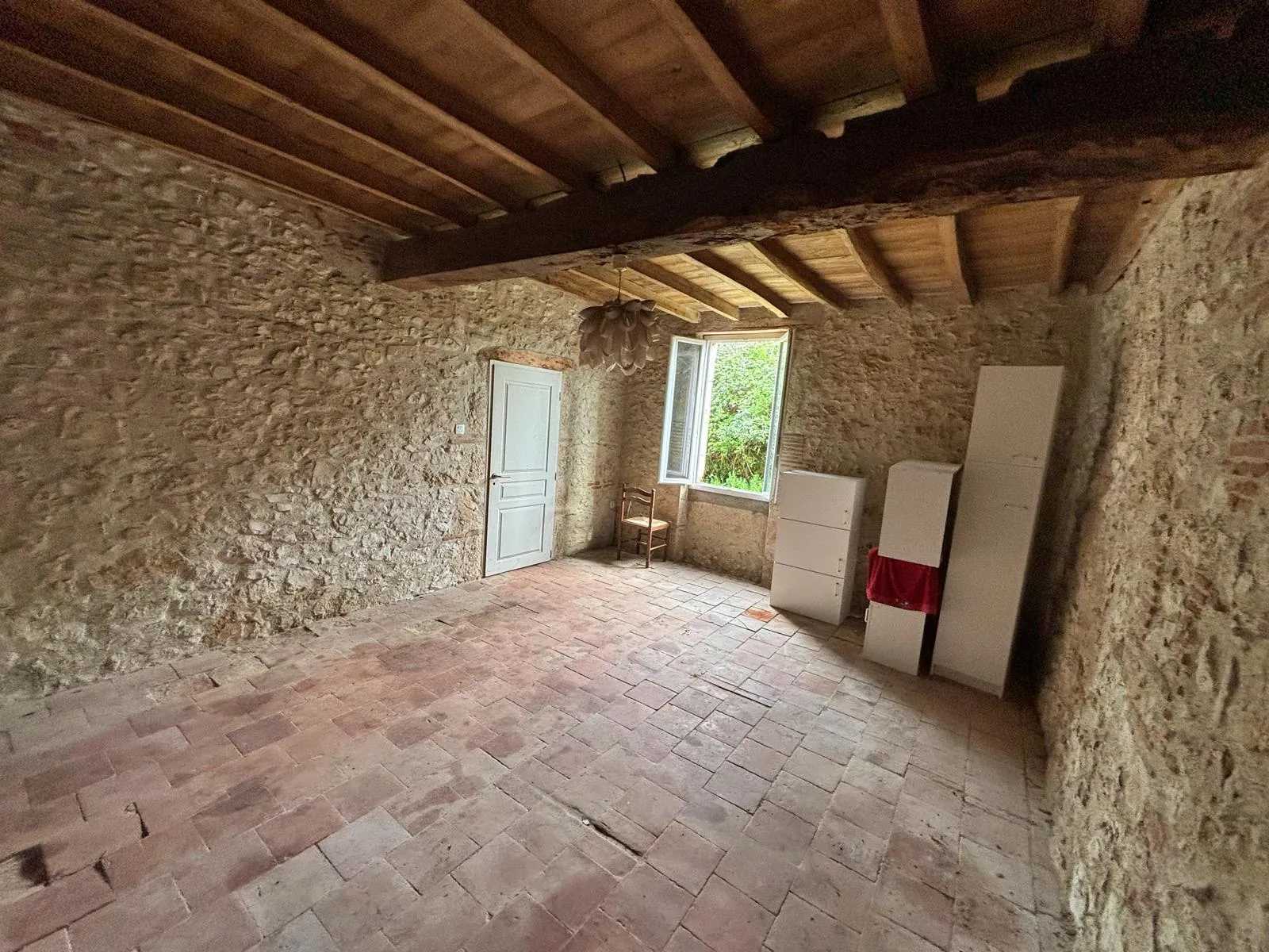 Maison en pierre à rénover à Serignac-sur-Garonne - Grand potentiel et jardin 