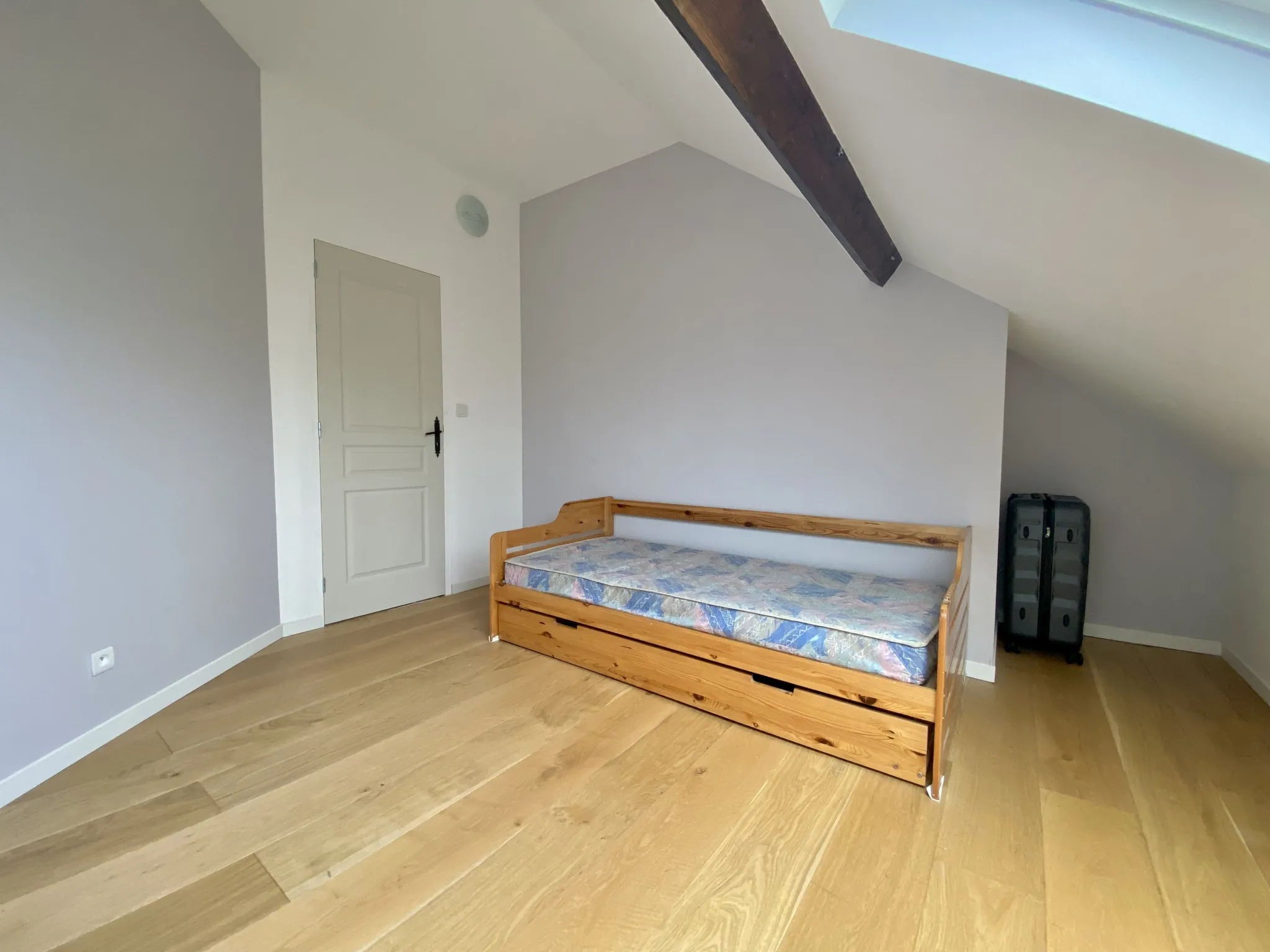 Maison de ville rénovée avec 4 chambres à Vierzon - 110 m² 