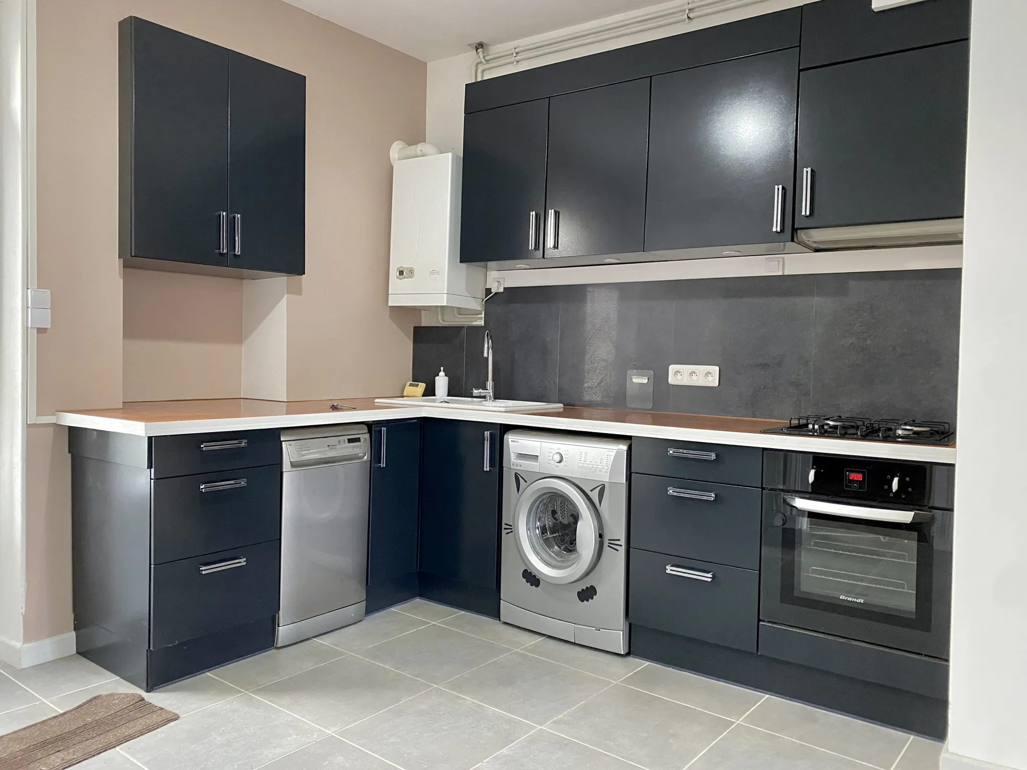 Maison de ville rénovée avec 4 chambres à Vierzon - 110 m² 