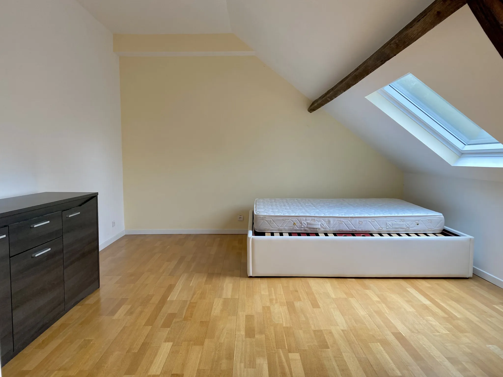 Maison de ville rénovée avec 4 chambres à Vierzon - 110 m² 