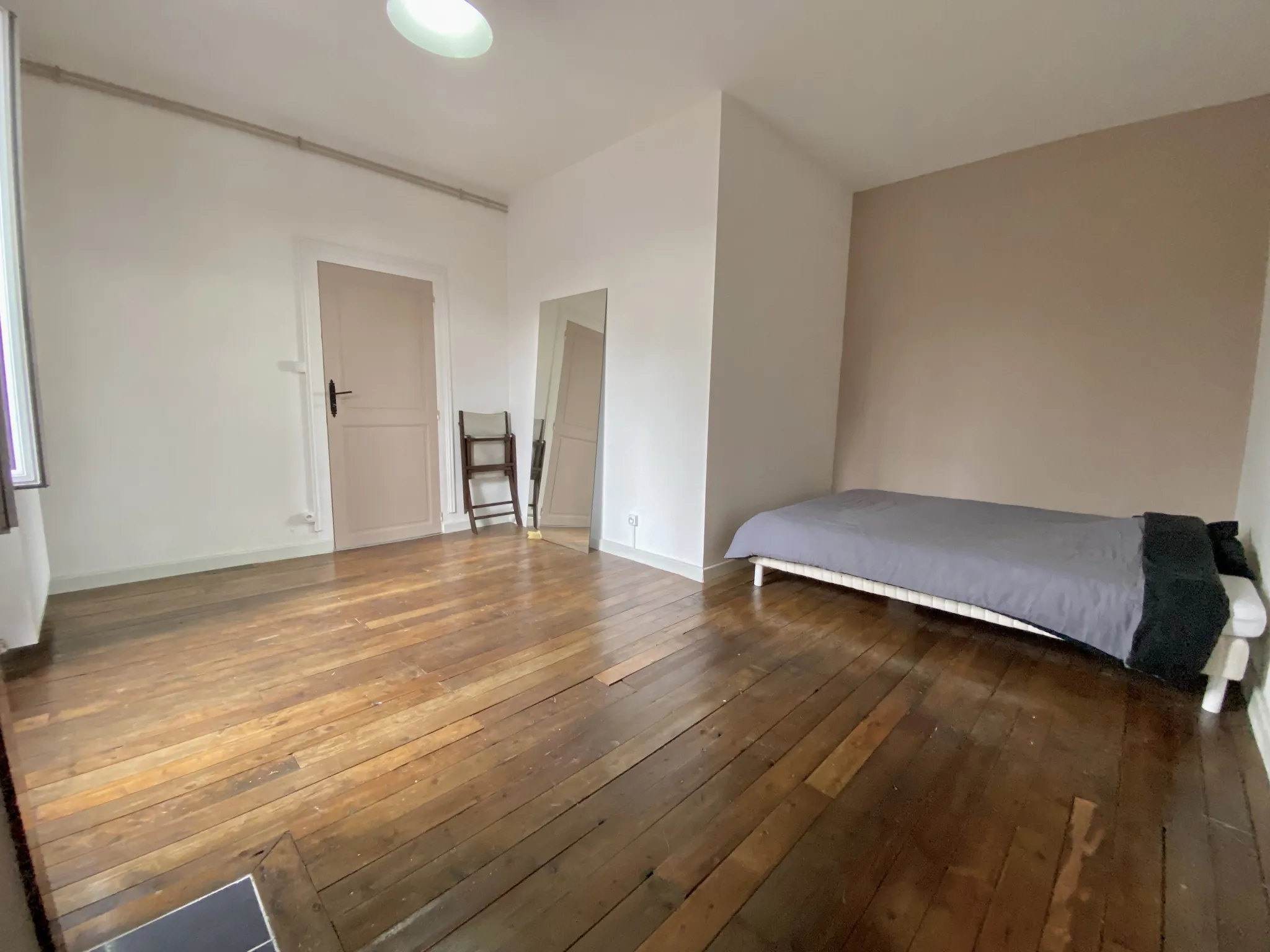 Maison de ville rénovée avec 4 chambres à Vierzon - 110 m² 