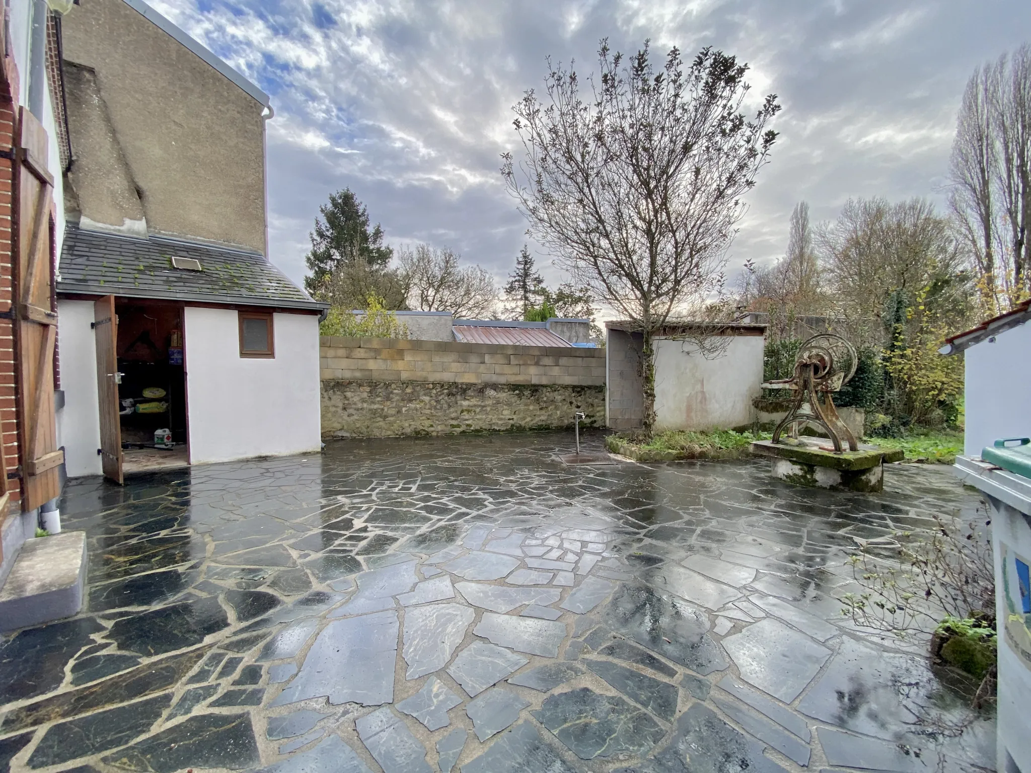 Maison de ville rénovée avec 4 chambres à Vierzon - 110 m² 