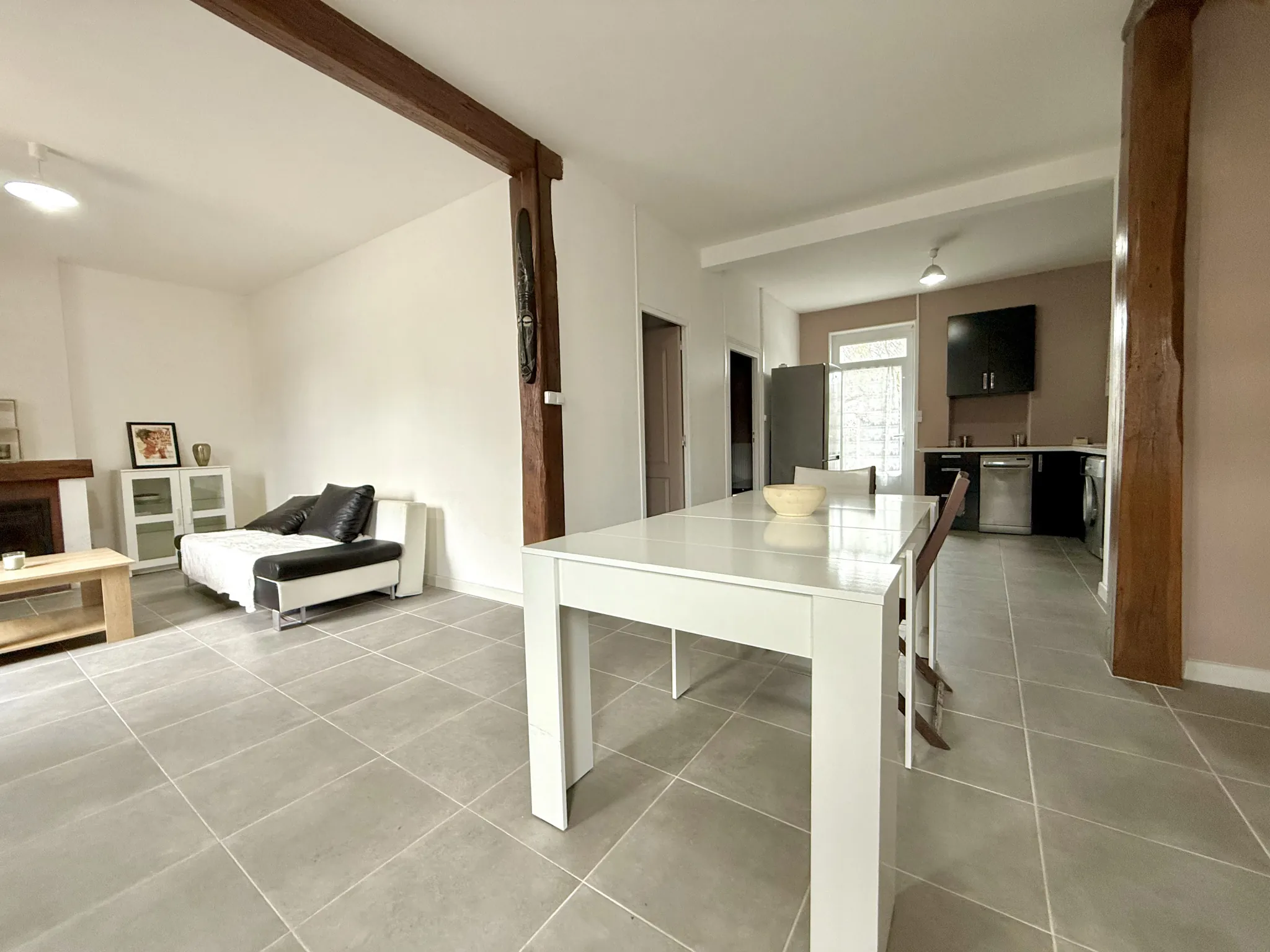 Maison de ville rénovée avec 4 chambres à Vierzon - 110 m² 