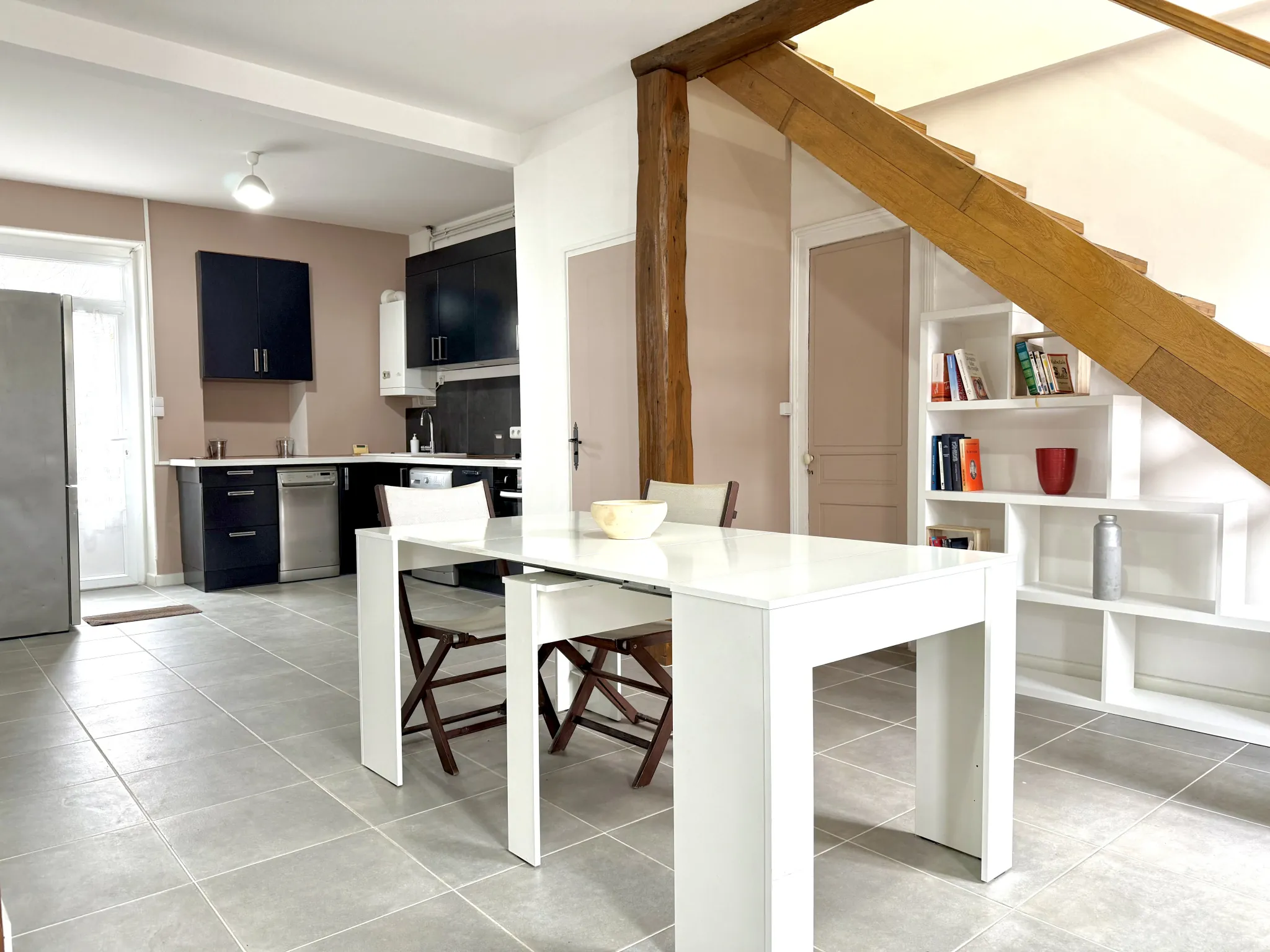 Maison de ville rénovée avec 4 chambres à Vierzon - 110 m² 
