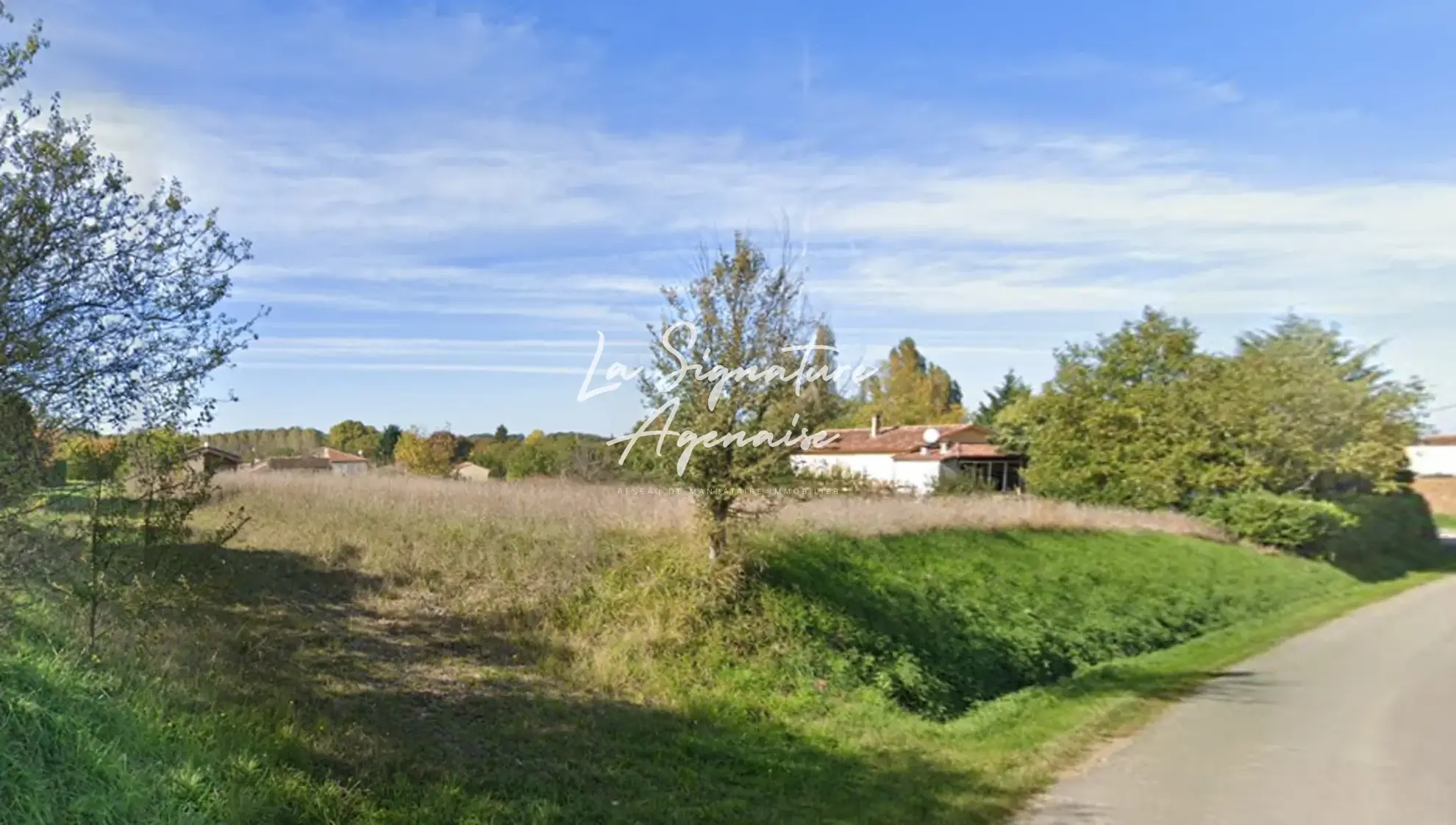 Terrain constructible de 4 557 m² à Mouchan - Gers, environnement calme