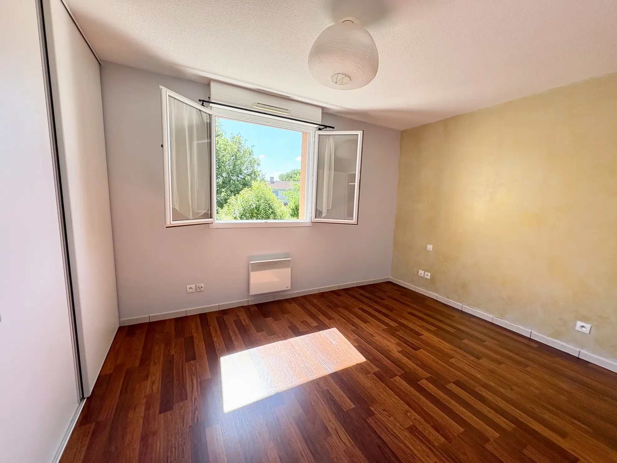 Maison moderne 66 m2 avec jardin privé à La Salvetat Saint-Gilles 