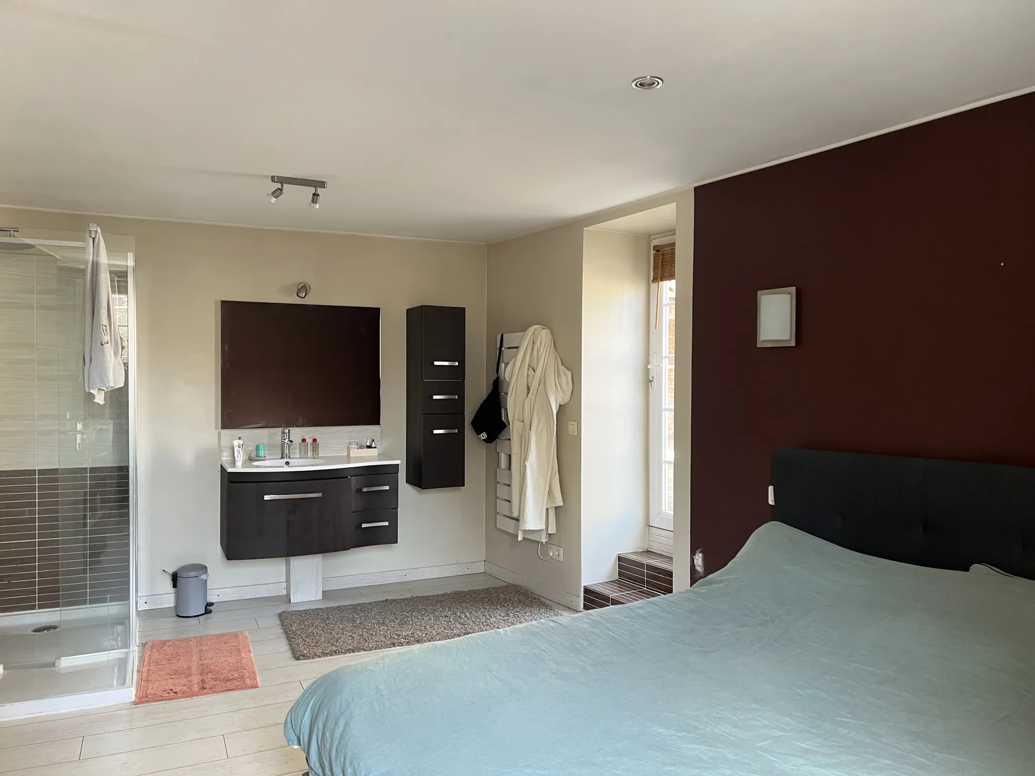 Charmante maison de ville rénovée avec terrasse à Saint-Jean-d’Hermine 