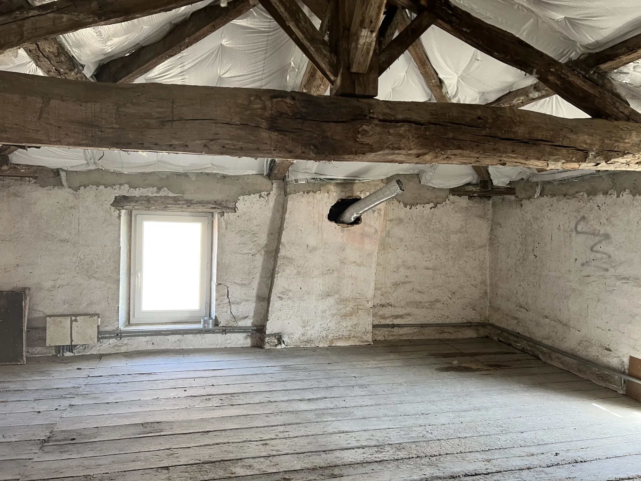 Charmante maison de ville rénovée avec terrasse à Saint-Jean-d’Hermine 